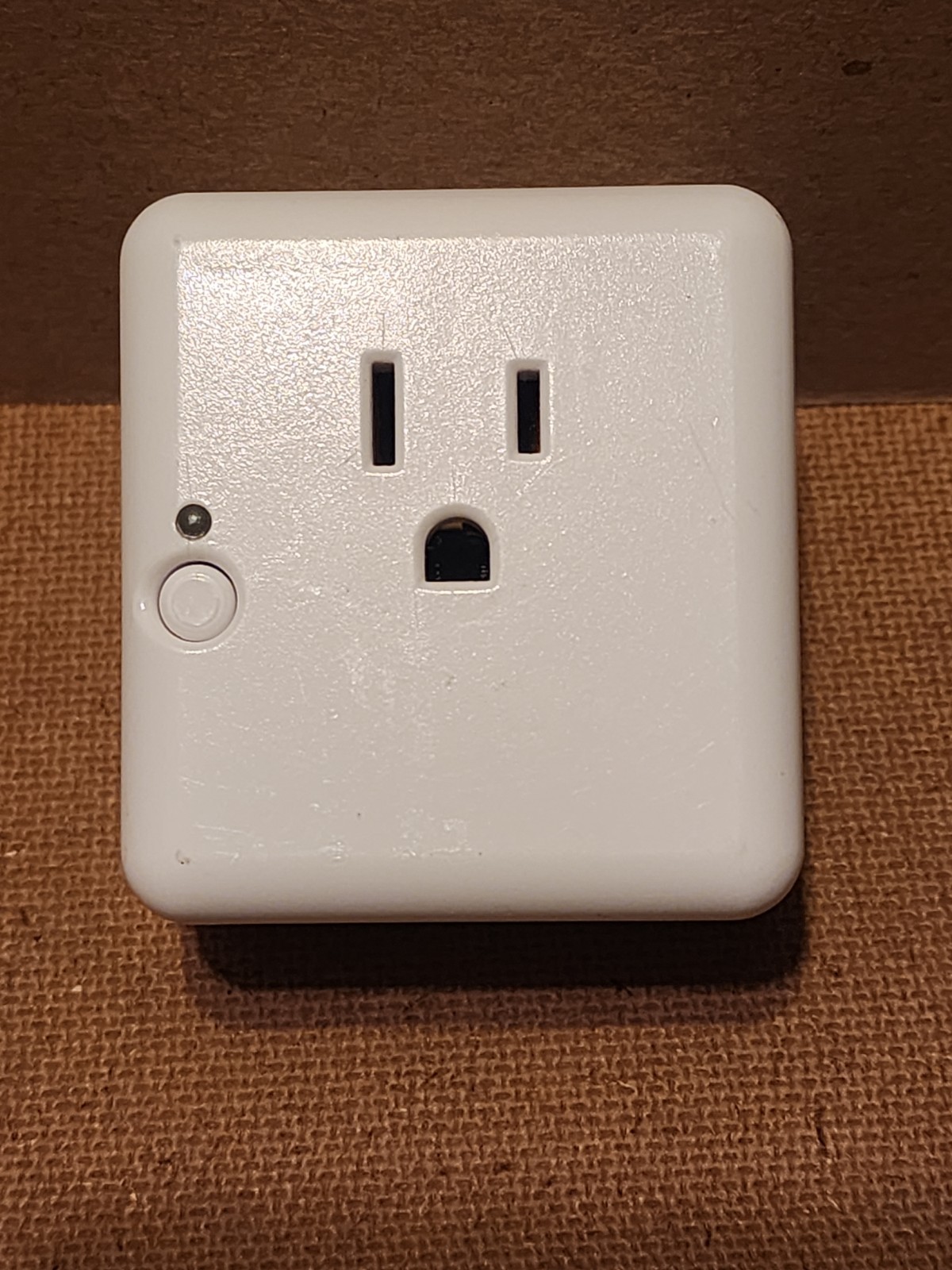 Centralite 4257050-RZHAC Zigbee On/off Appliance Control Smart Switch Plug