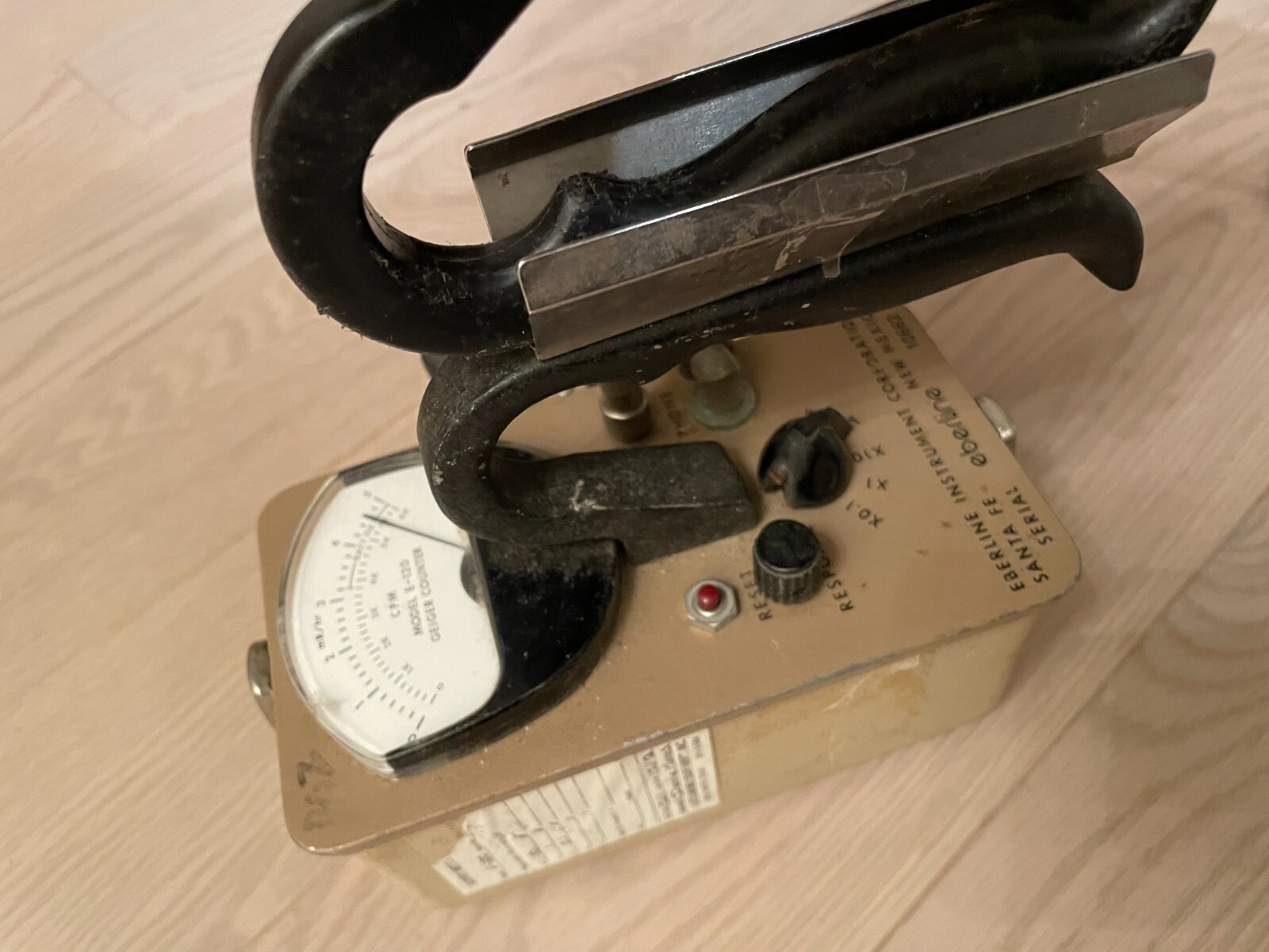 Eberline geiger counter E-120 survey meter radiometer HP-210 probe SK-1