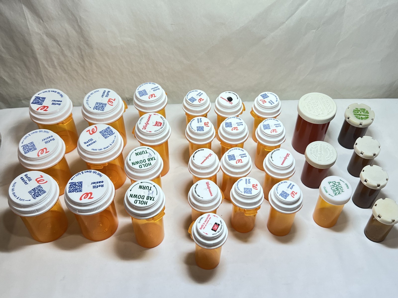 Lot of 30 Assorted Empty Amber Prescription Rx Pill Bottles ~3 inch tall Crafts?
