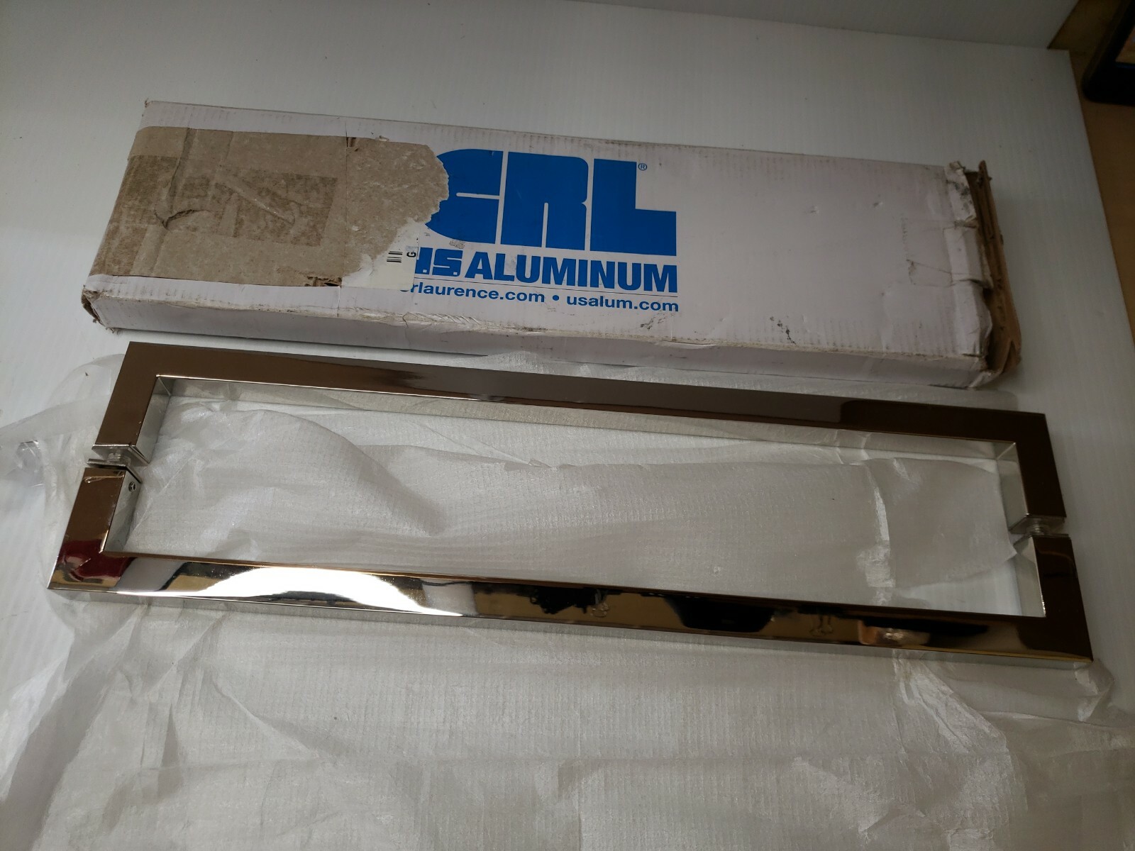 SQ18X18PN Polished Nickle SQ Back To Back Towel Bar.