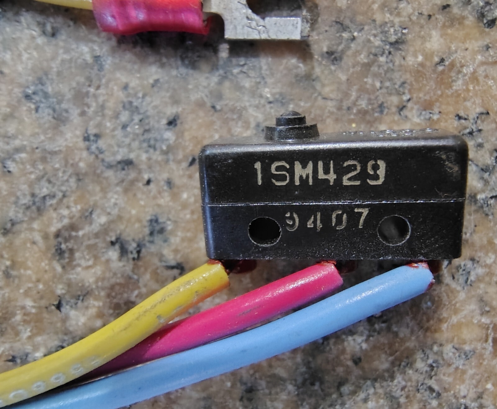 1SM429 SNAP ACTION SWITCH SUBMINIATURE WITH WIRE HARNESS