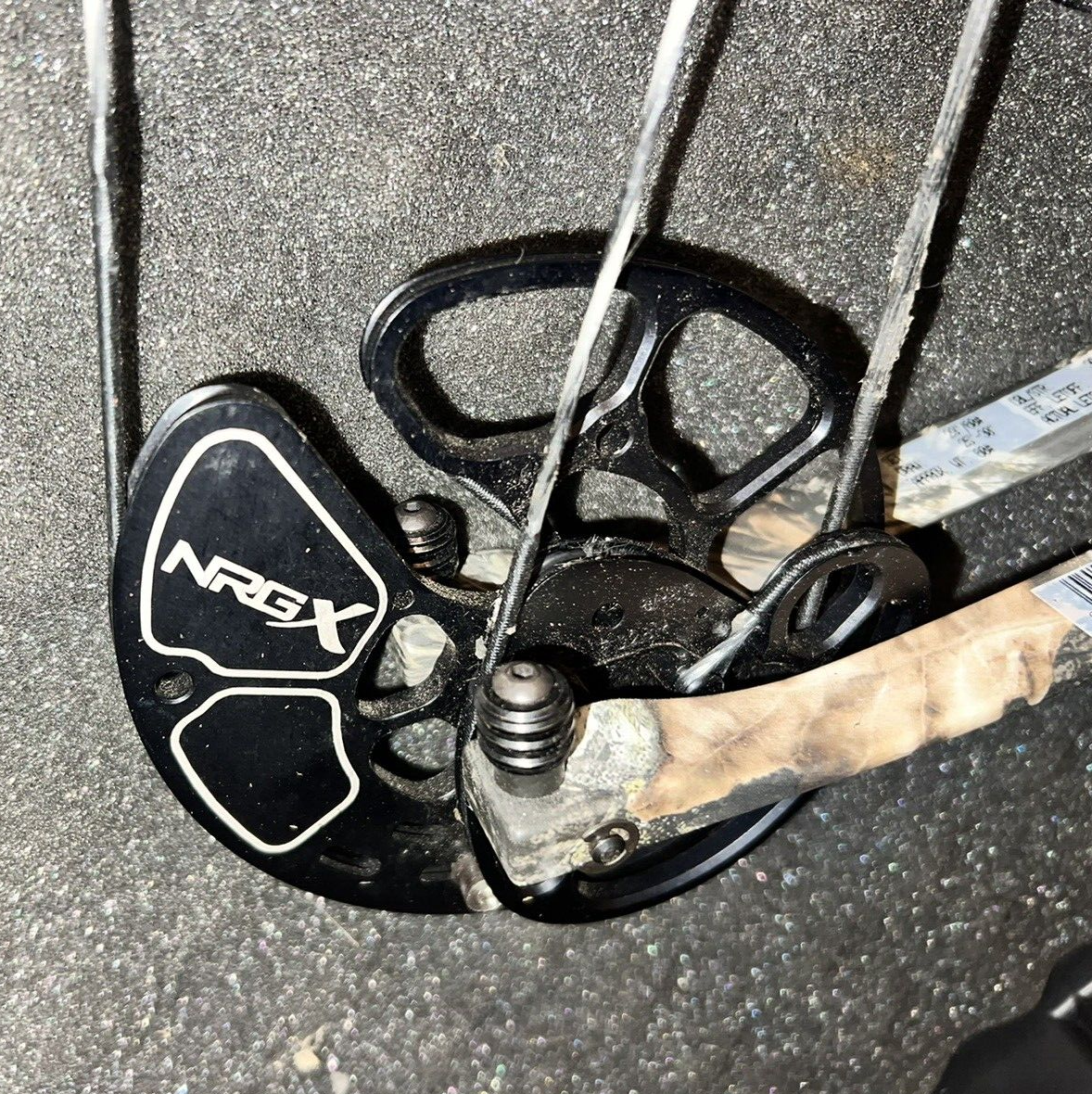 Used PSE compound bow right hand with case & more