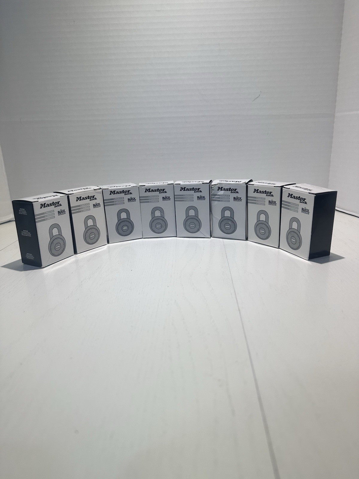 8 Master Lock 1525 Combination Padlocks