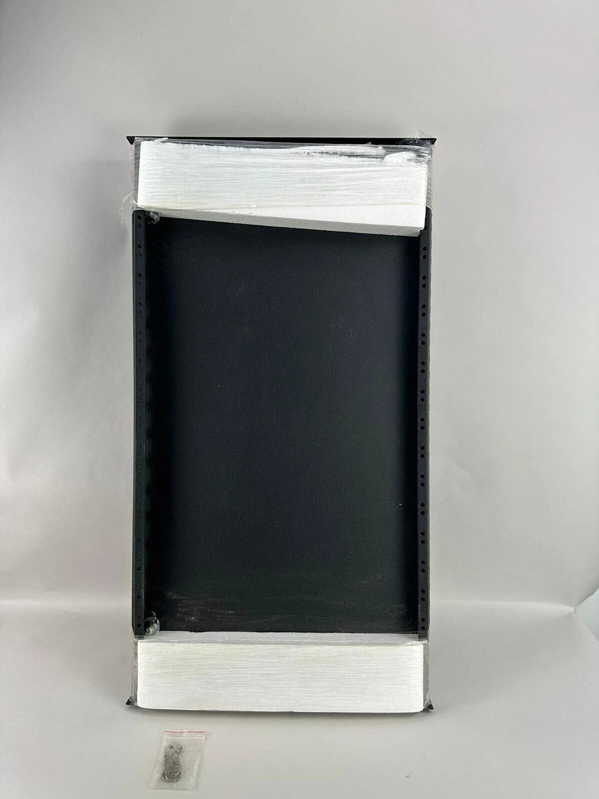 Middle Atlantic SSDR-20 35'' 20SP Split Security Door