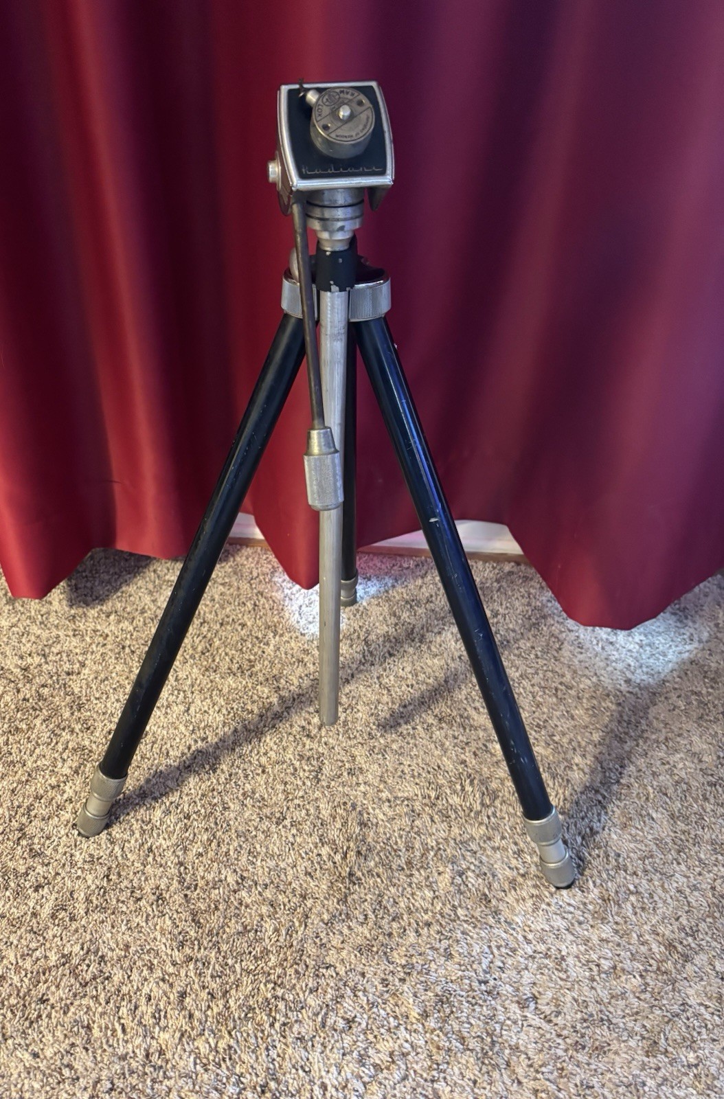 Vintage Radiant BLACK Tripod With A KAM LOK  SWIVEL TILT HEAD