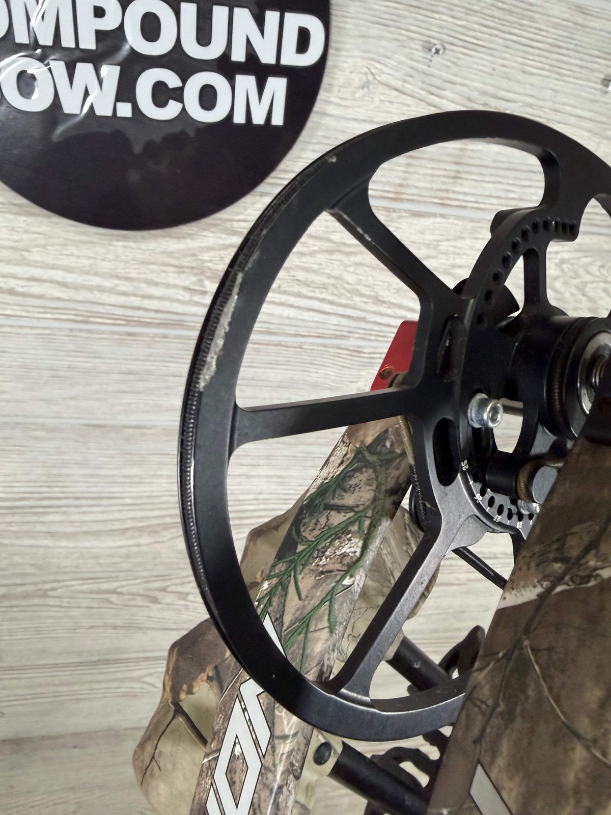 Bowtech Solution Realtree 50-60# Package Right Hand
