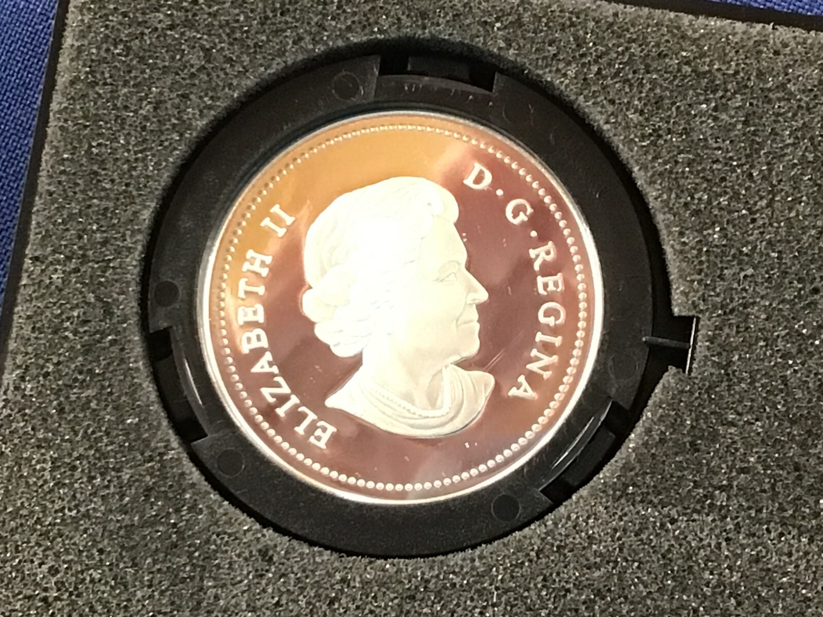 2005 Canada 150th 40th Anniversary of National Flag Proof Silver Dollar E0631