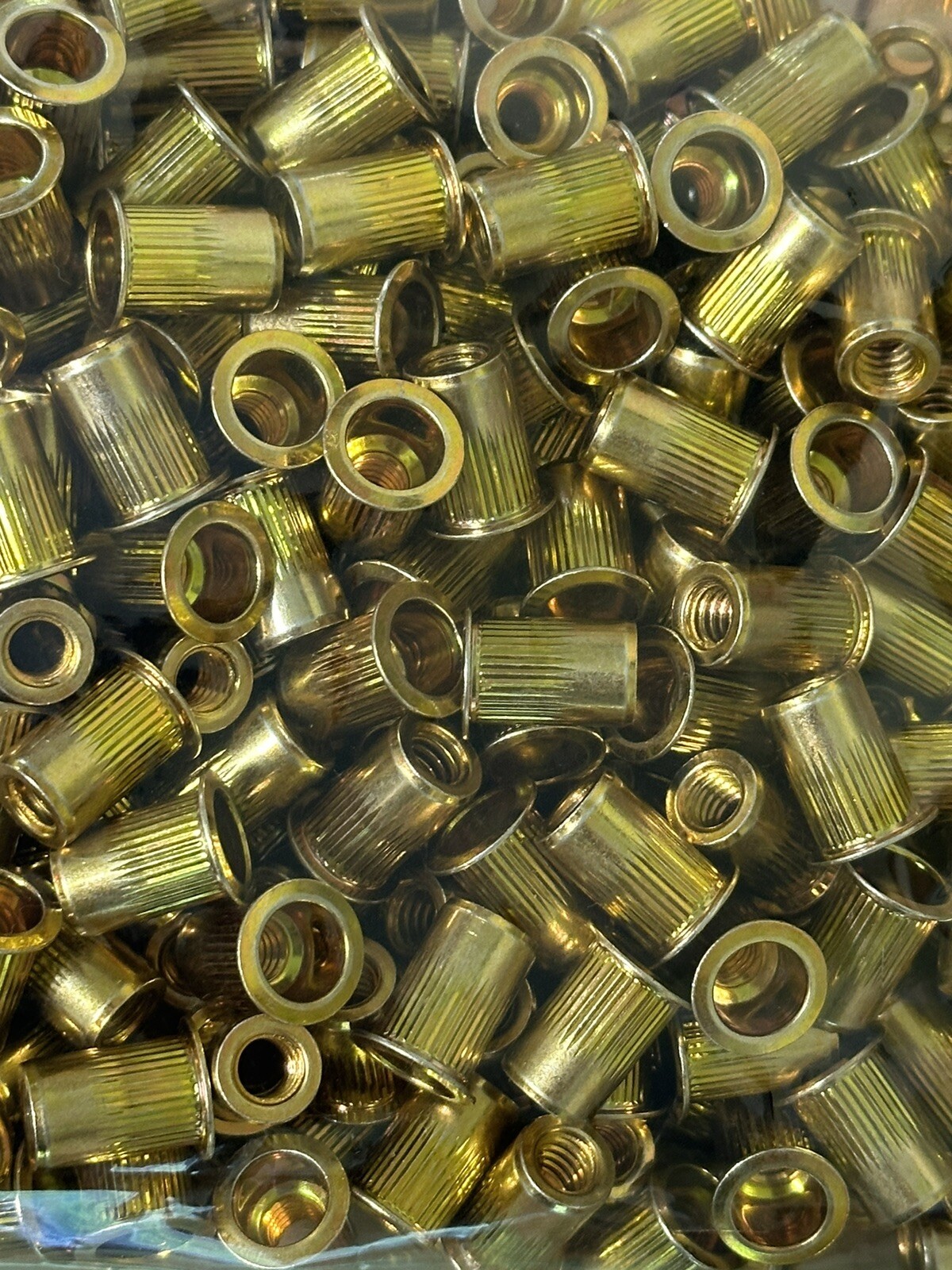 Pack of 950 #10-24 Steel Large Flange Knurled Body Rivet Nuts Zinc Yellow Nut