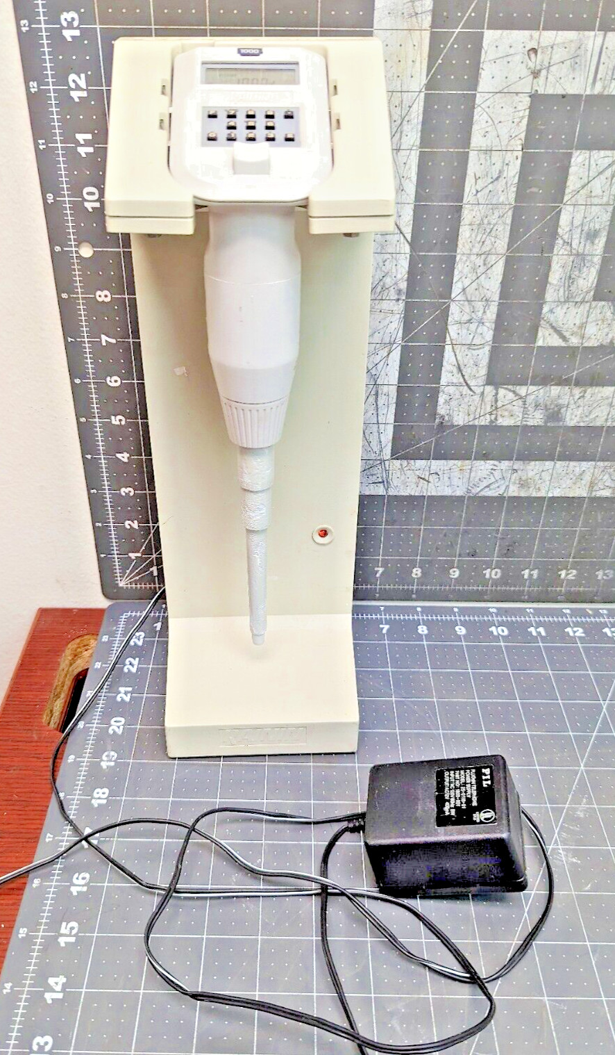 Rainin1000ul EDP Electronic  Digital Pipette With Rapid Charge Stand [RSOF#3