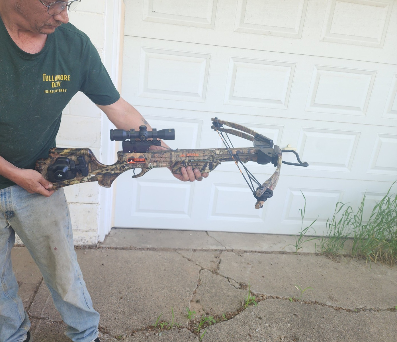 Barnett Invader Camouflage/Black Crossbow w/ Scope & Hard Case