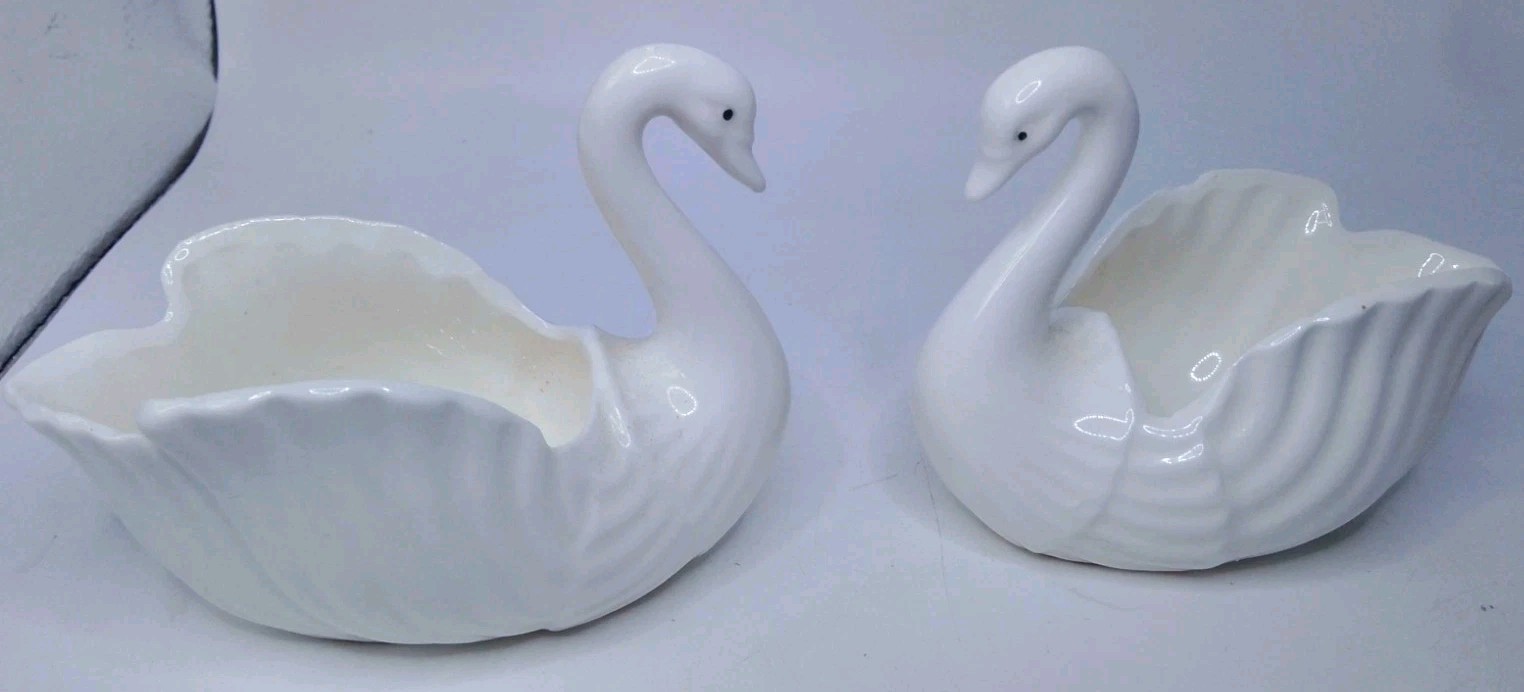 Vintage Napcowear Pair Of Porcelain Swan Trinket Dish 4" W/Original Stamp