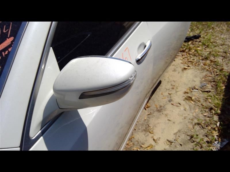 EQUUS 2012 Rocker Panel Moulding DRIVER SIDE 744600