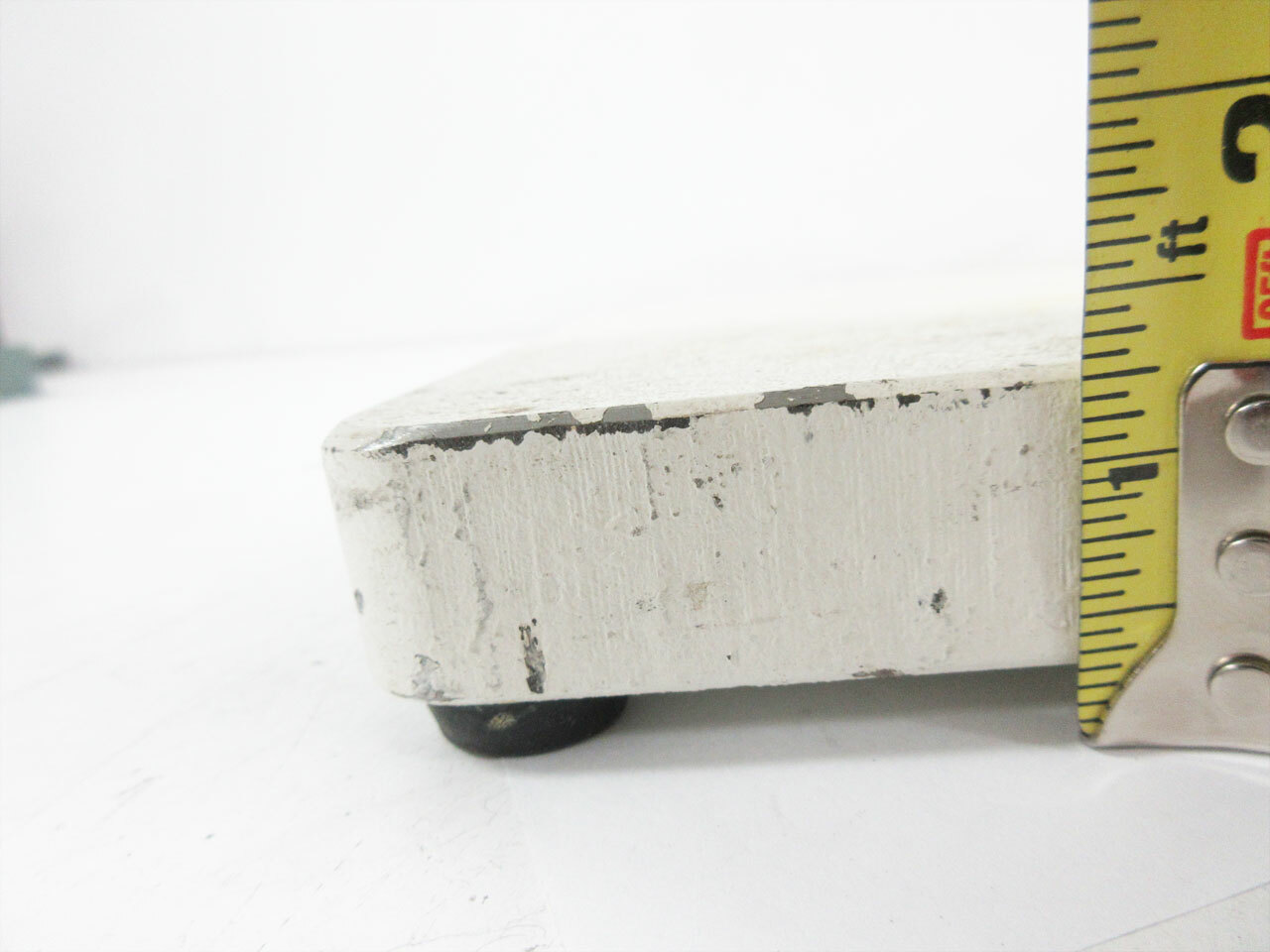 MICROSCOPE STAND HEAVY BASE WITH POST WEIGHT: 37.34 LBS