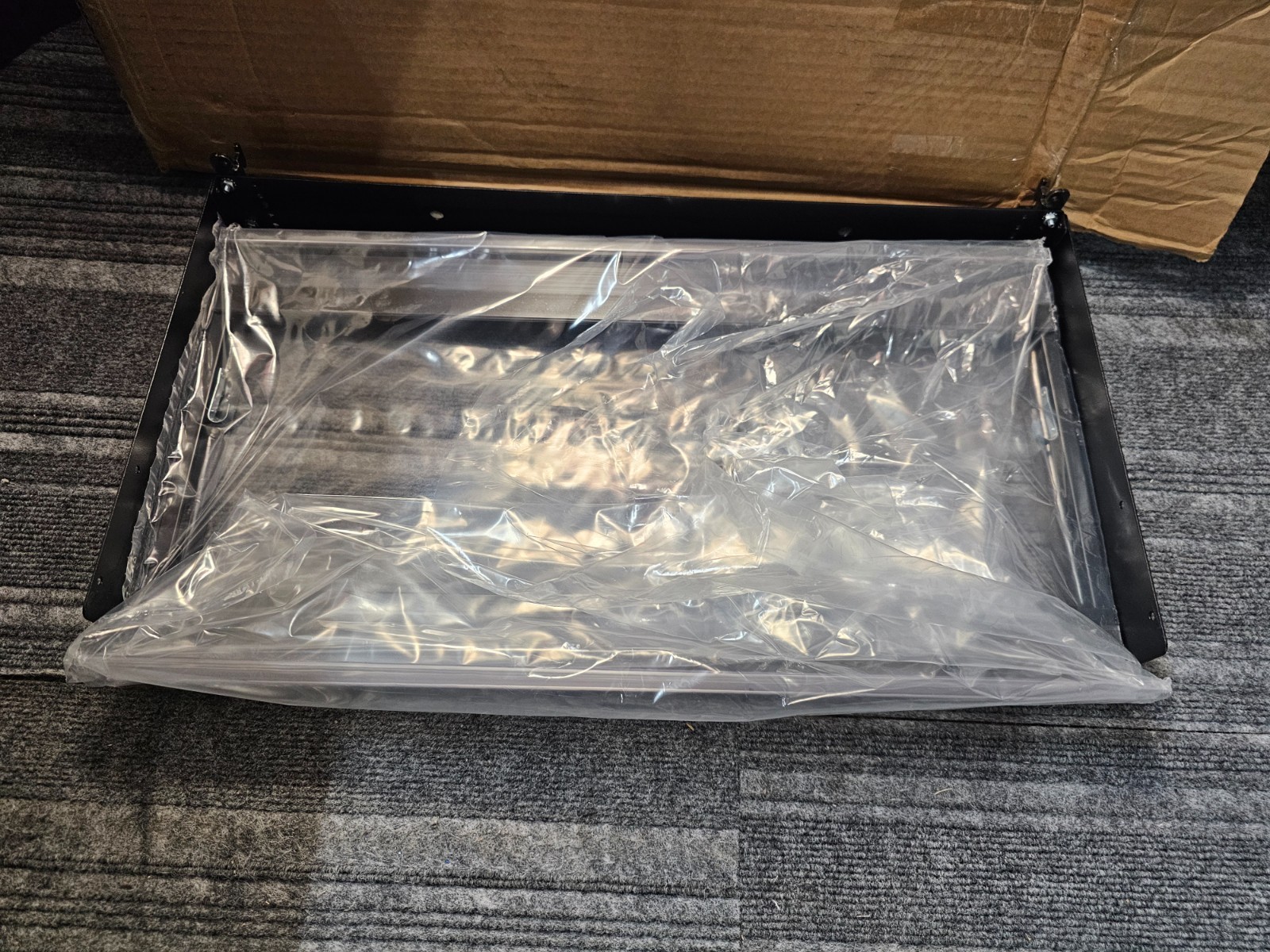 75407382 CFM 2ft Pack Shelf Frame/ Extrusions Black *PICTURED ITEM ONLY*