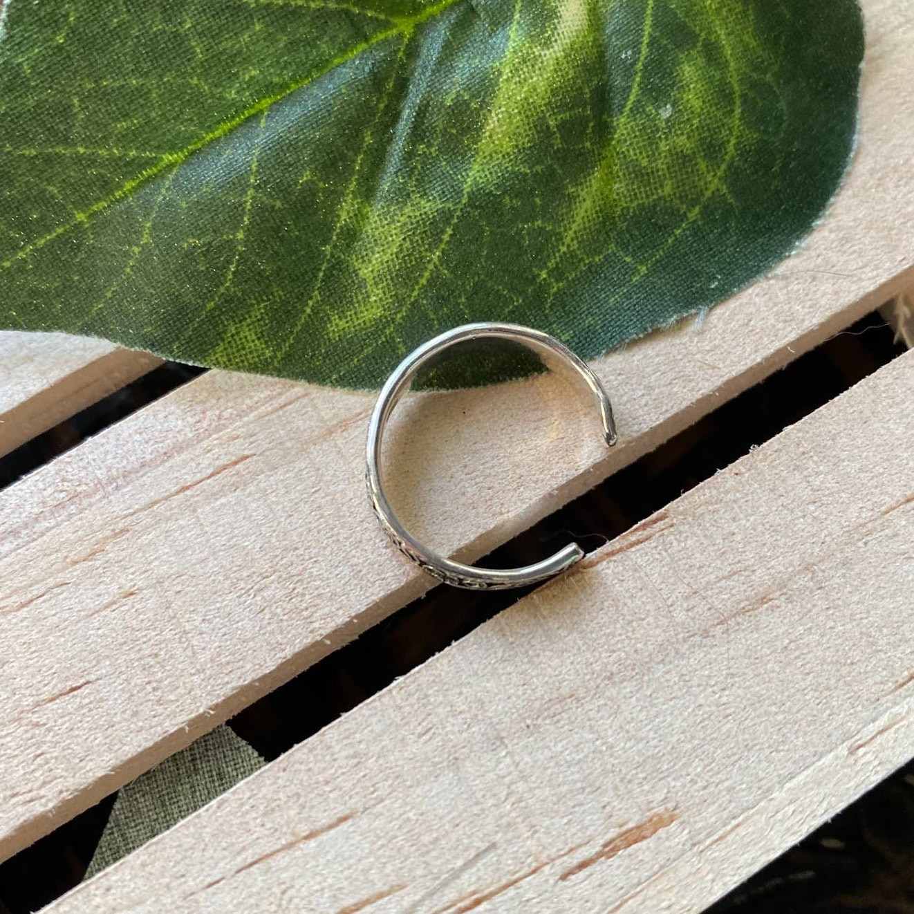 Sterling Silver Squiggle Toe Ring Band