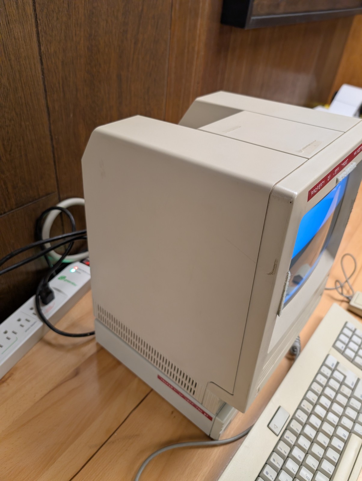 Apple Macintosh SE M5010 Vintage Computer with Keyboard/Mouse untestedREAD DESC