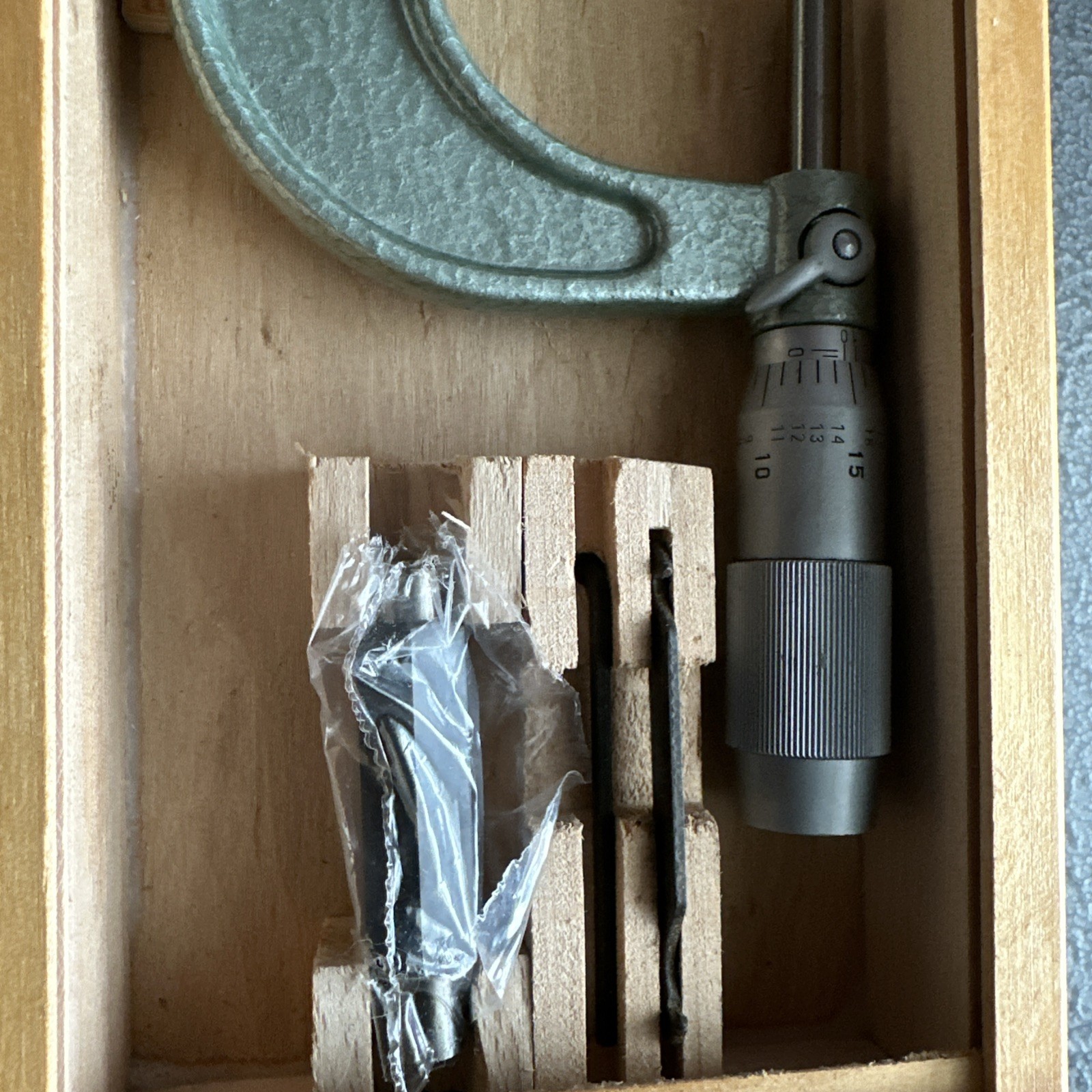 Sandvik OUTSIDE MICROMETER with friction thimble-carbide 2’-3’ .0001