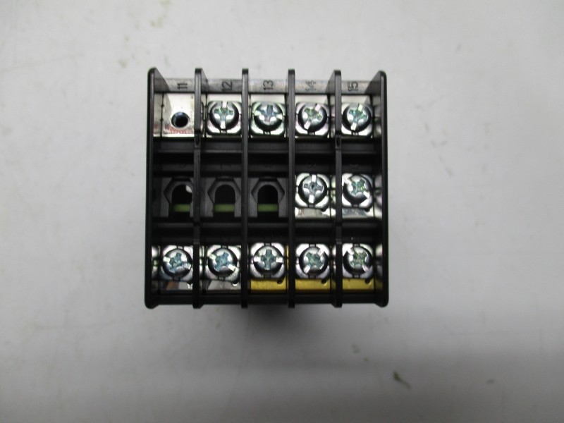 OMEGA CN743 100-240VAC 5A NSMP