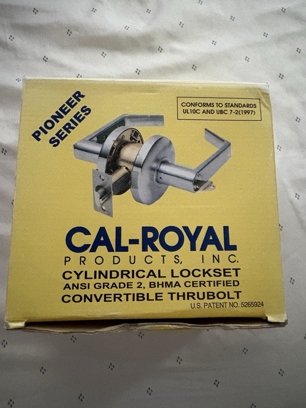 cal royal Cylindrical Locket