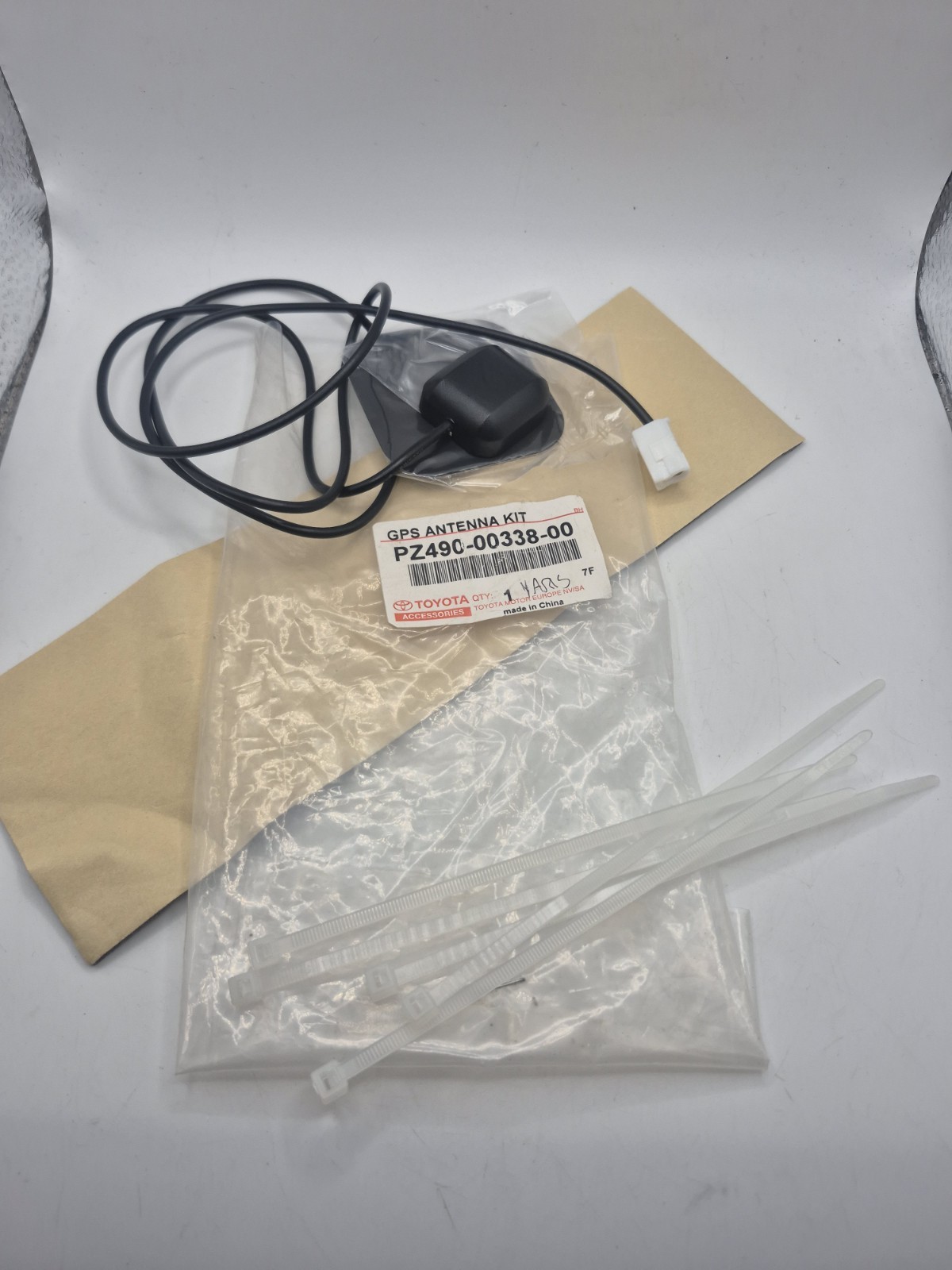 Toyota Auris E180 2012- Genuine GPS Antenna Kit PZ4900033800 New OEM Part