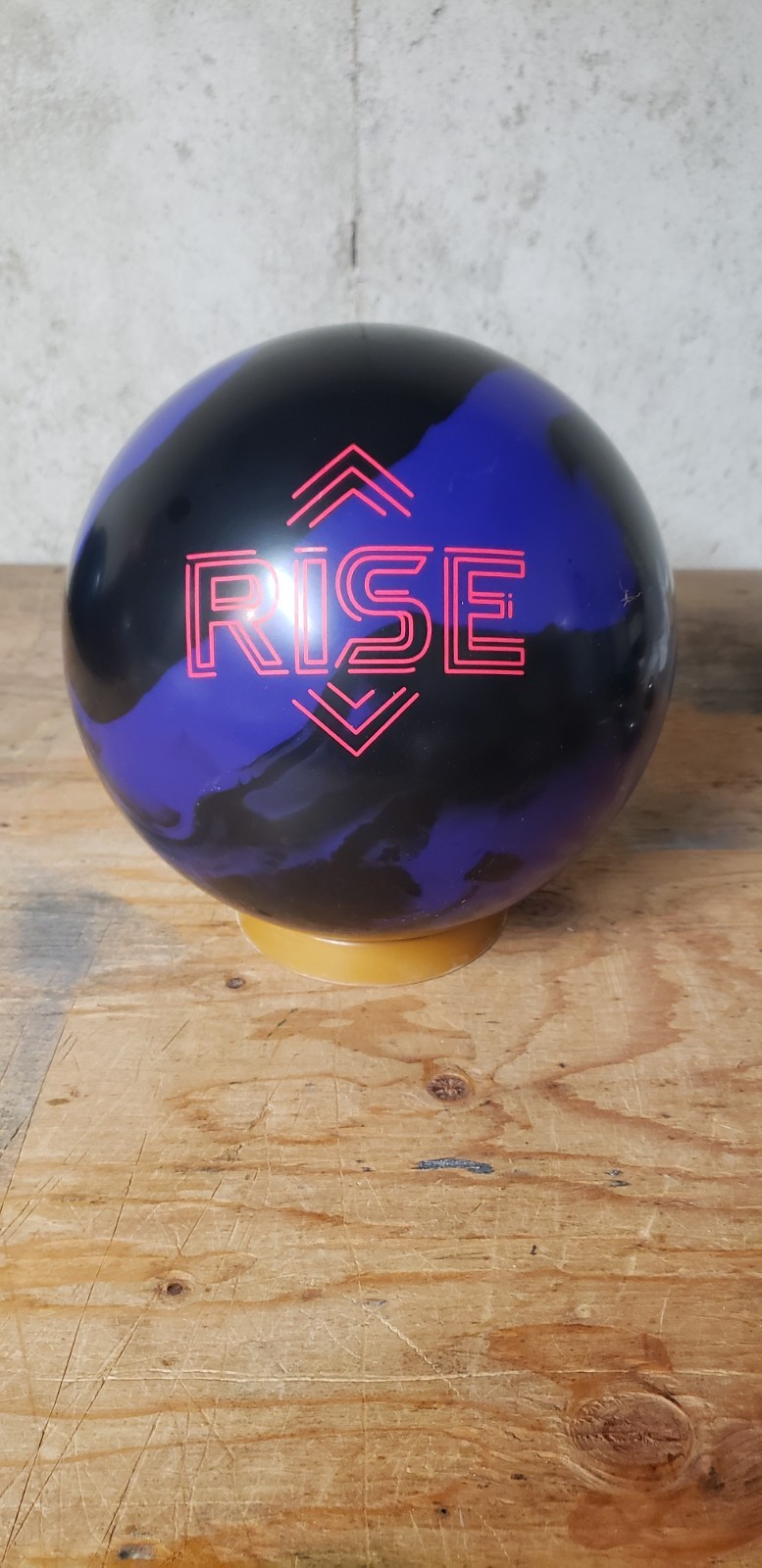 KR STRIKEFROCE RISE SOLID BOWLING BALL 15 POUNDS SYMMETRIC #UYG151139