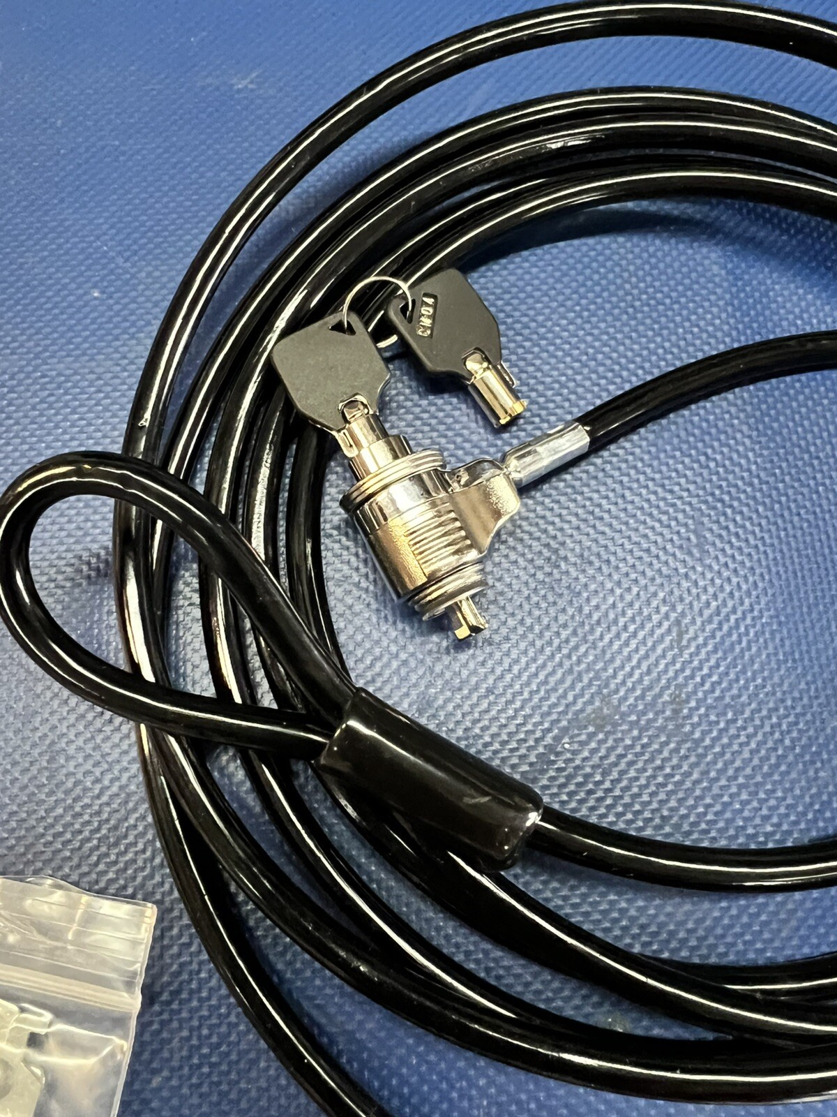 NEW  Key/Keyed Laptop/Computer Cable Security Lock w/ Mounting Hardware