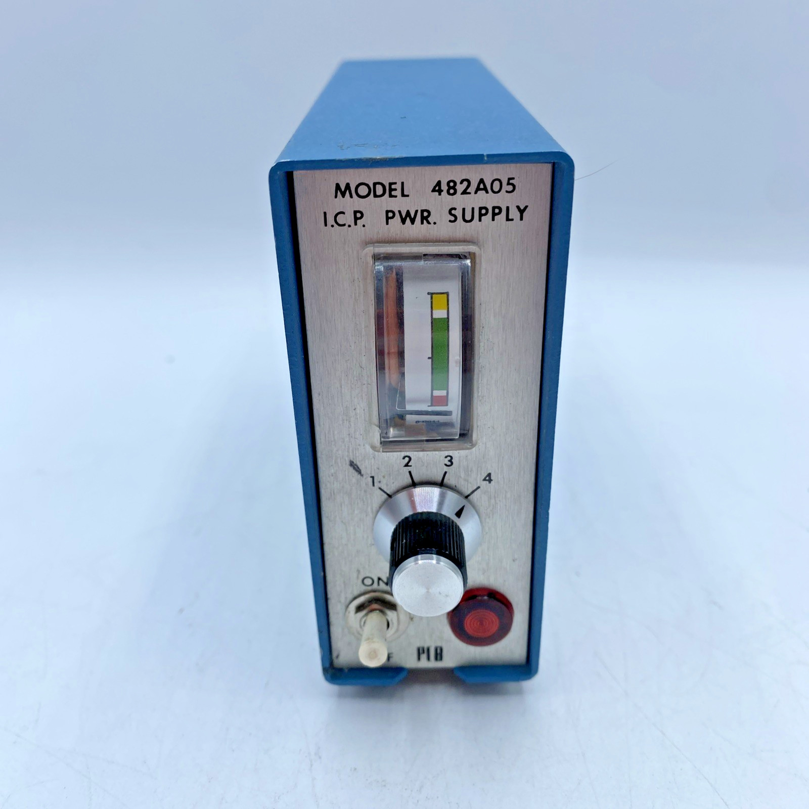 PCB 482A05  ICP Amp/Supply Signal Conditioner 115V 60Hz No Cord Working
