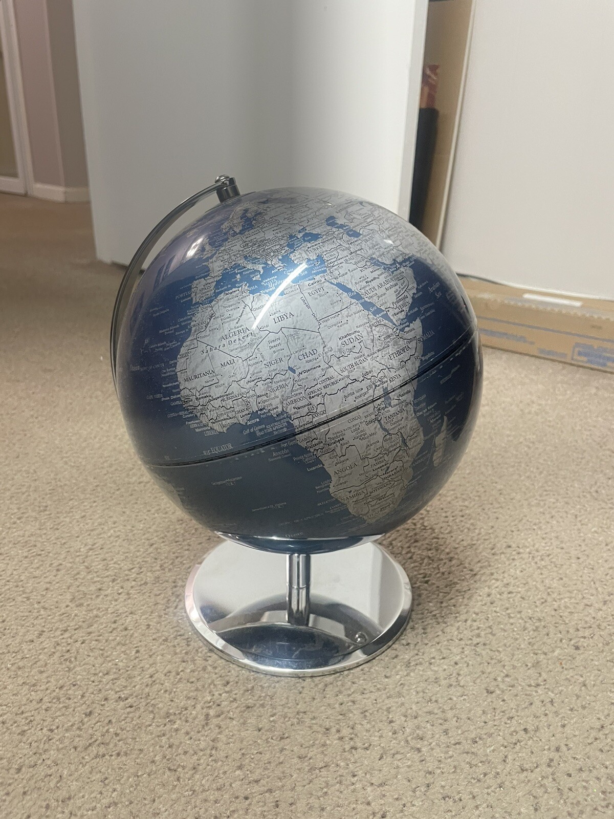 World Globe, Chrome Tripod, I don’t Know The Brand