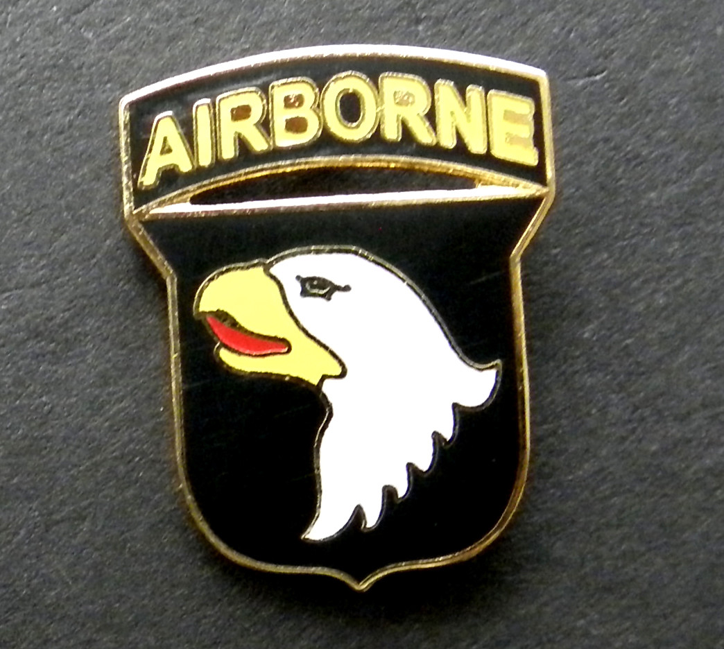 US ARMY 101ST AIRBORNE DIVISION LAPEL PIN BADGE 1 inch