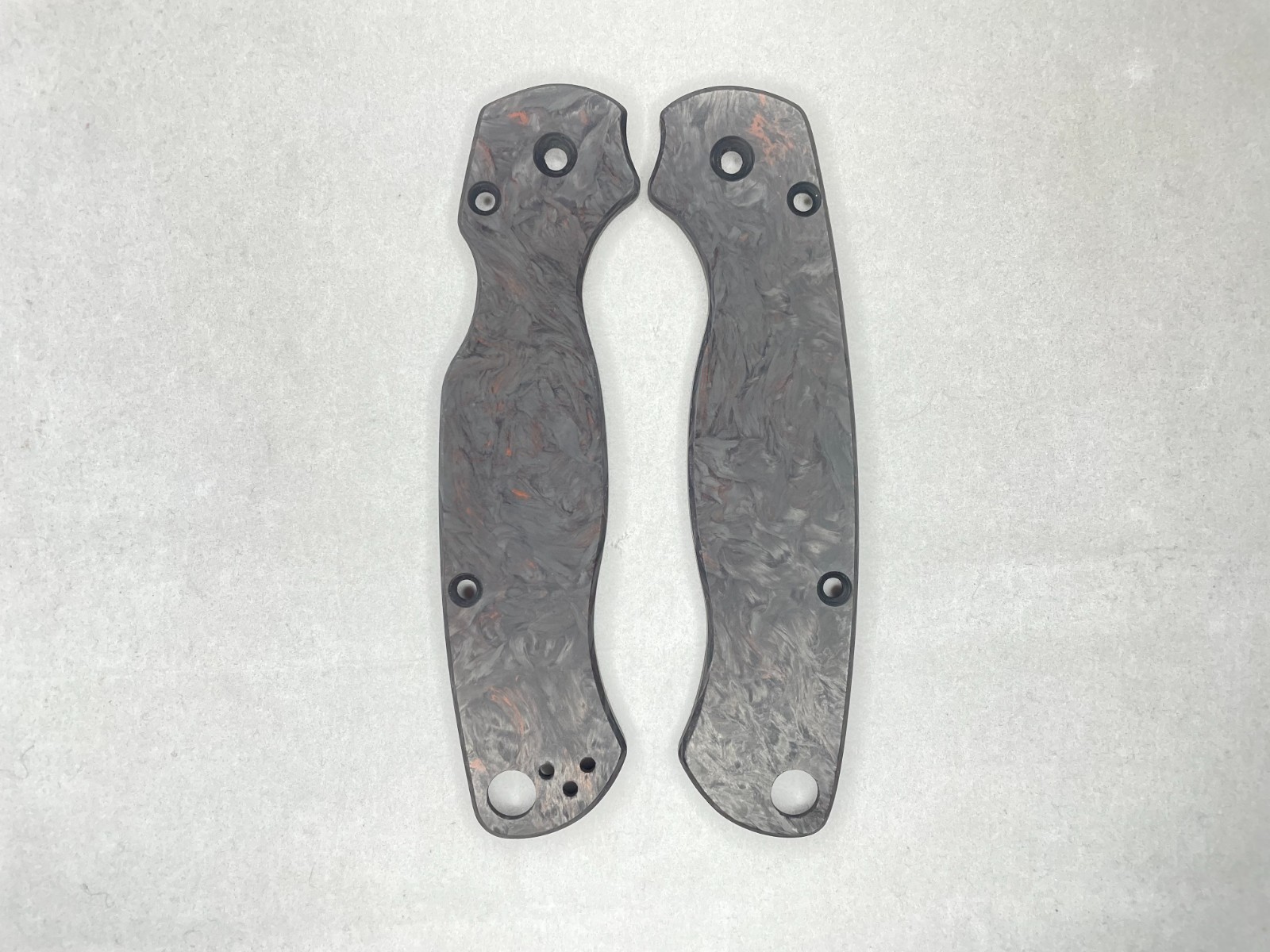 SDK Spyderco Paramilitary 2 Marbled carbon fiber Scales