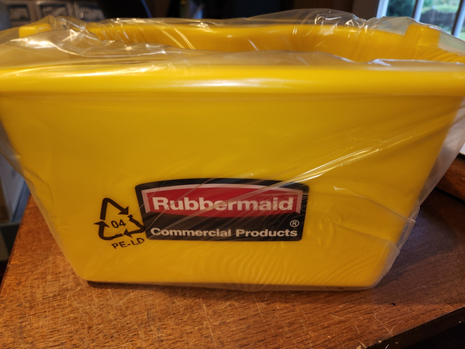 NEW Rubbermaid  9C75-A1 - Trolly Maid Replacement Caddy Fits model 7777 FG777700