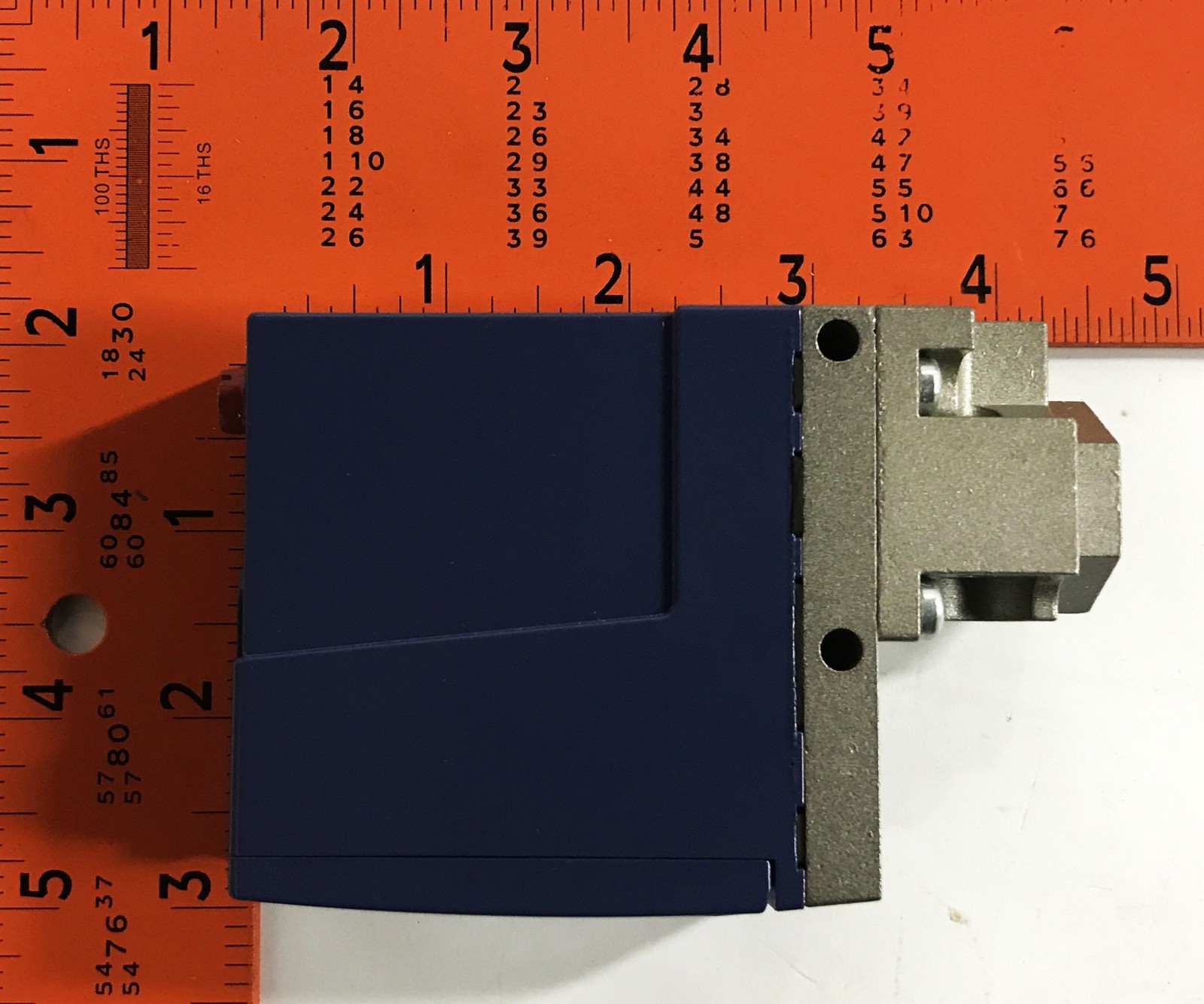 Telemecanique Pressure Switch XML-A004A2S13 NOS