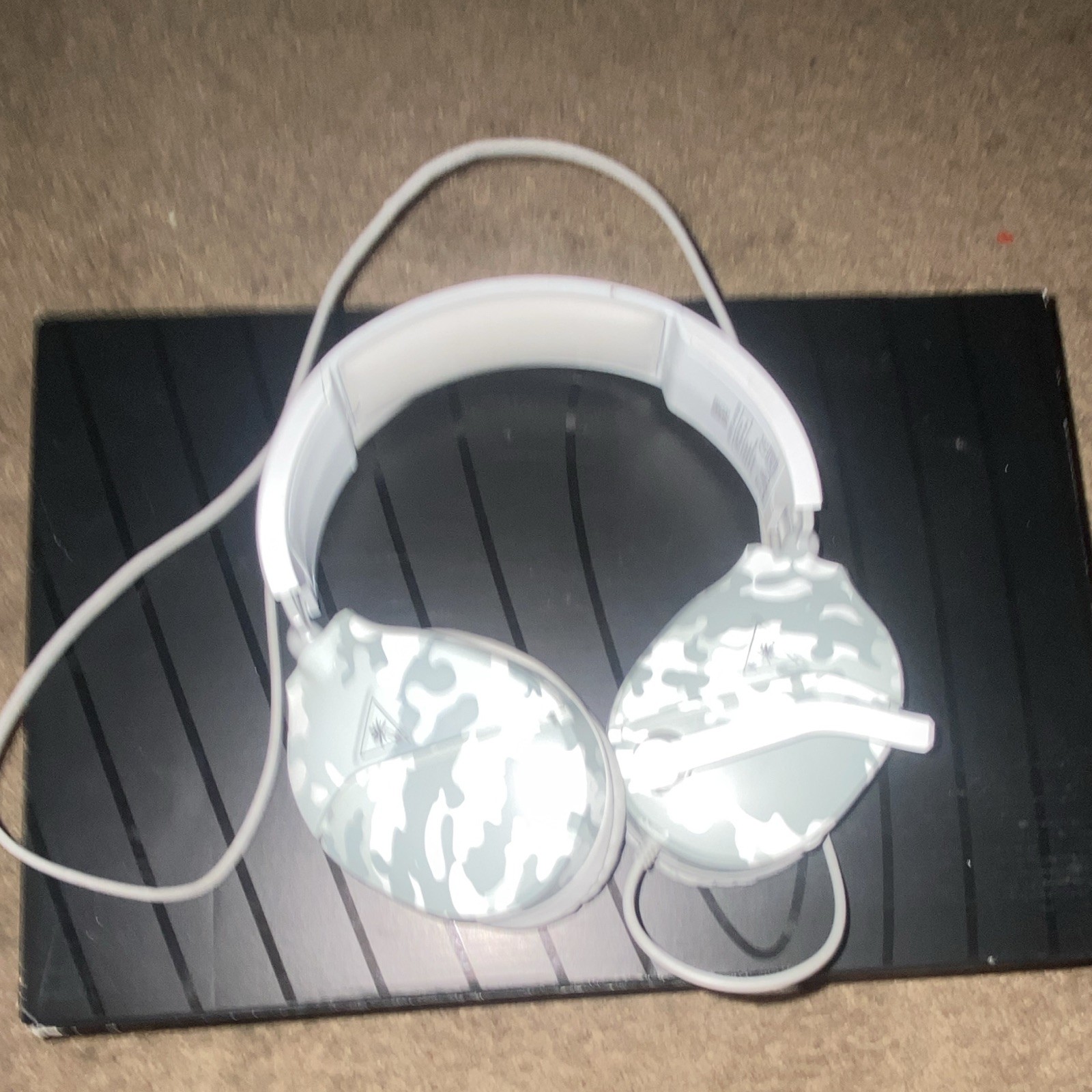 HTC Evo V 4G Wired 3.5mm Over-Ear Gaming Headset Boom Mic White/Gray