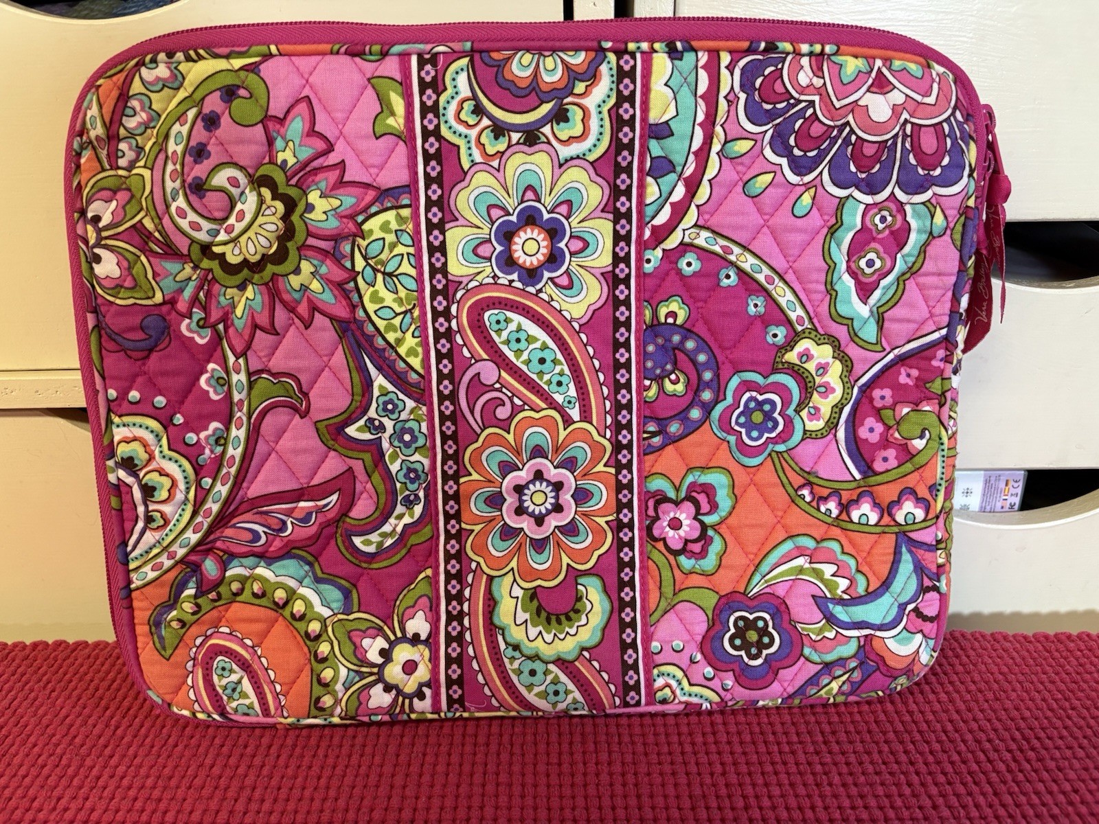 Vera Bradley Laptop/Tablet Quilted Pad Cover Pink Floral Print 1/2 Zip Great Co.