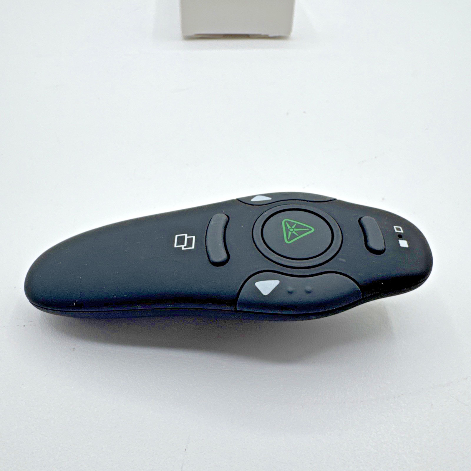 DinoFire D06 Green Laser Presentation Clicker Wireless USB Rechargeable Remote