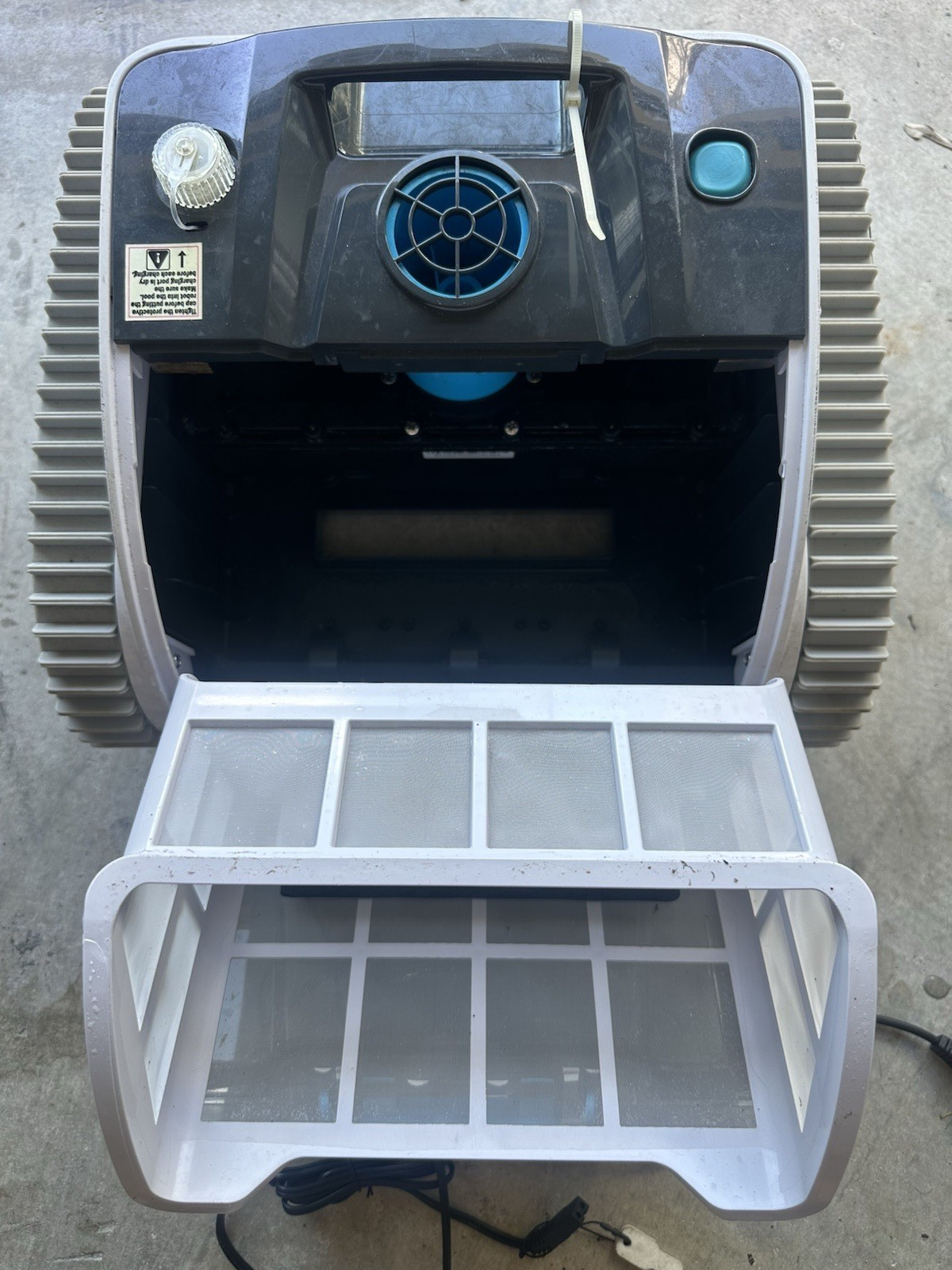WYBOT Robotic Pool Cleaner Osprey 700 Pro FOR PARTS OR REPAIR - Non-Working