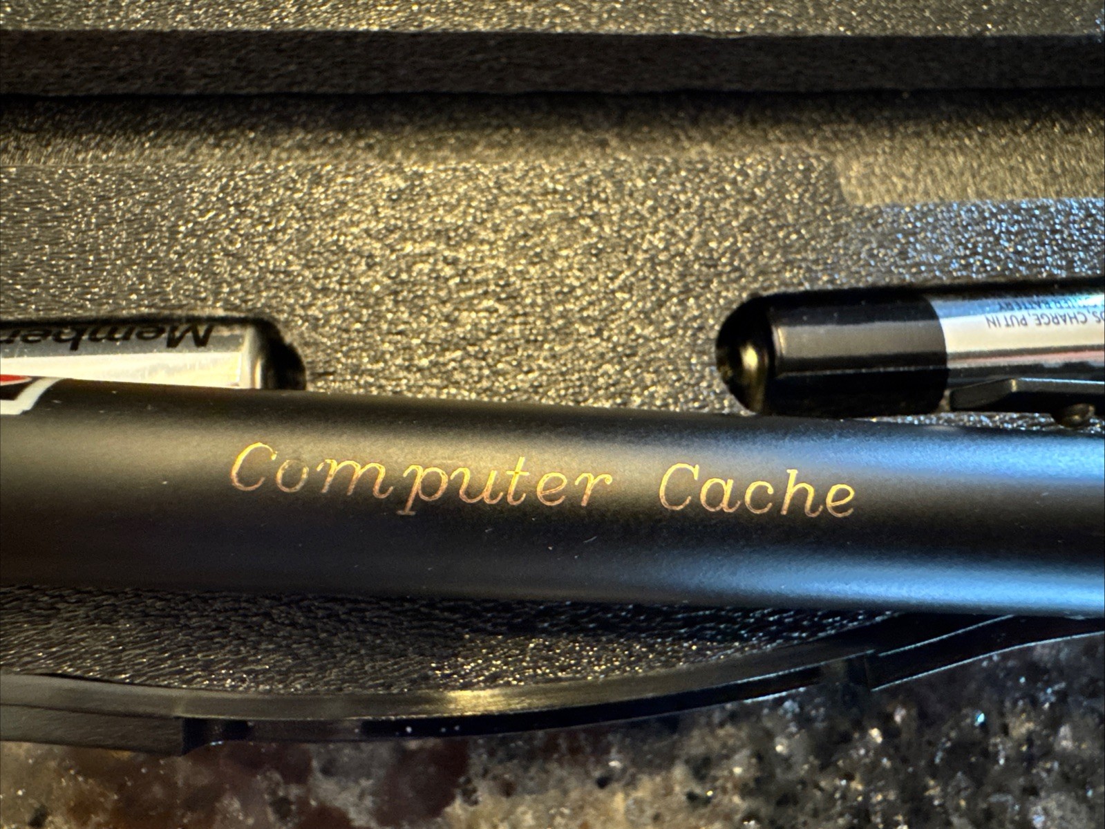 Infiniter 100 Red Laser Pointer With Case Has “Computer Cache”etched In Side