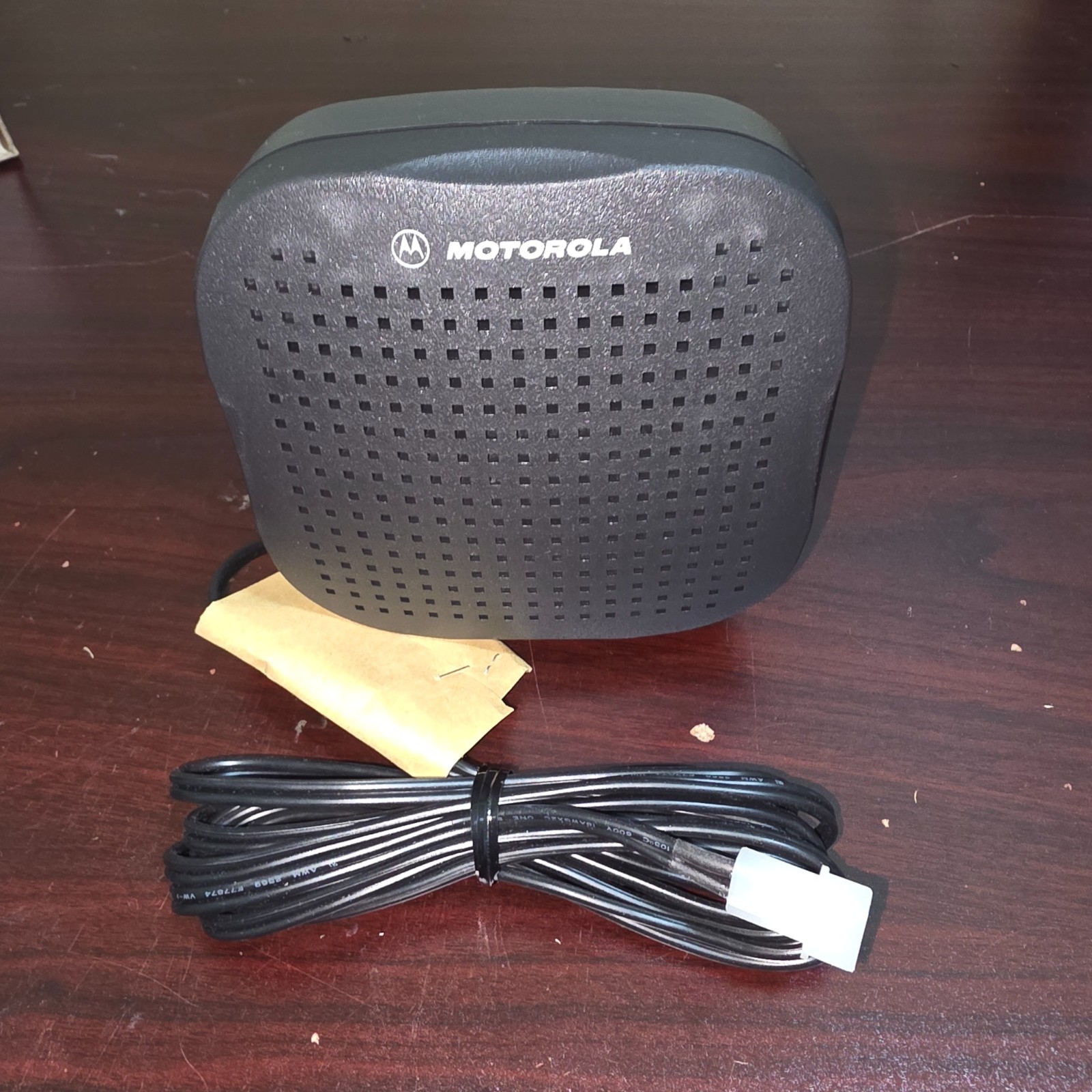 Motorola Micom speaker with mounting bracket