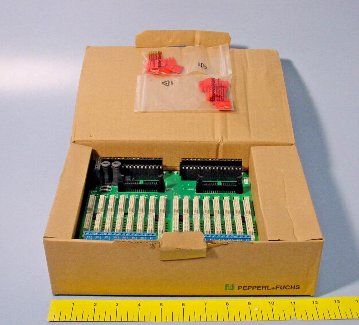 Pepperl + Fuchs HICTB16-SCT-44C-SC-RA 260436 Termination Board 24VDC; 16-Module