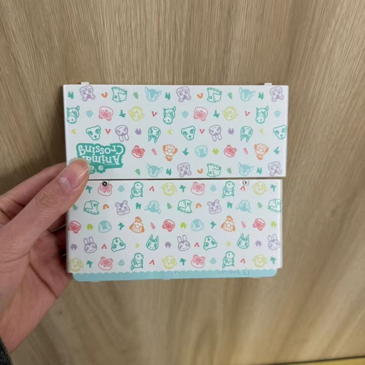 The Animal Crossing theme, New3ds, new third character replacement shell