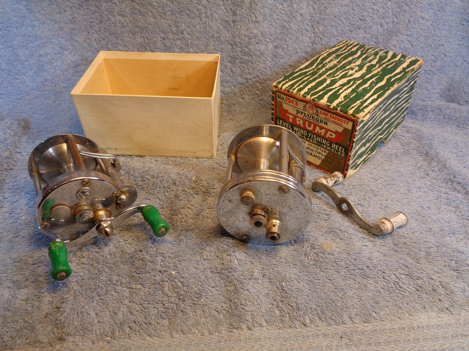 Vtg USA PFLUEGER 1893 Akron & 1943 Trump Fishing Reel & Box Lot PARTS OR REPAIR