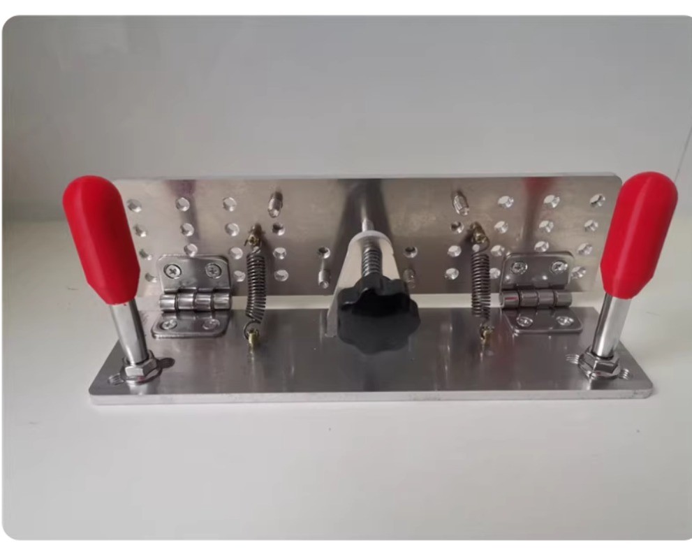 Handheld Quick-Change Surface Grinding Jig with Fixed-Angle Positioning Aid