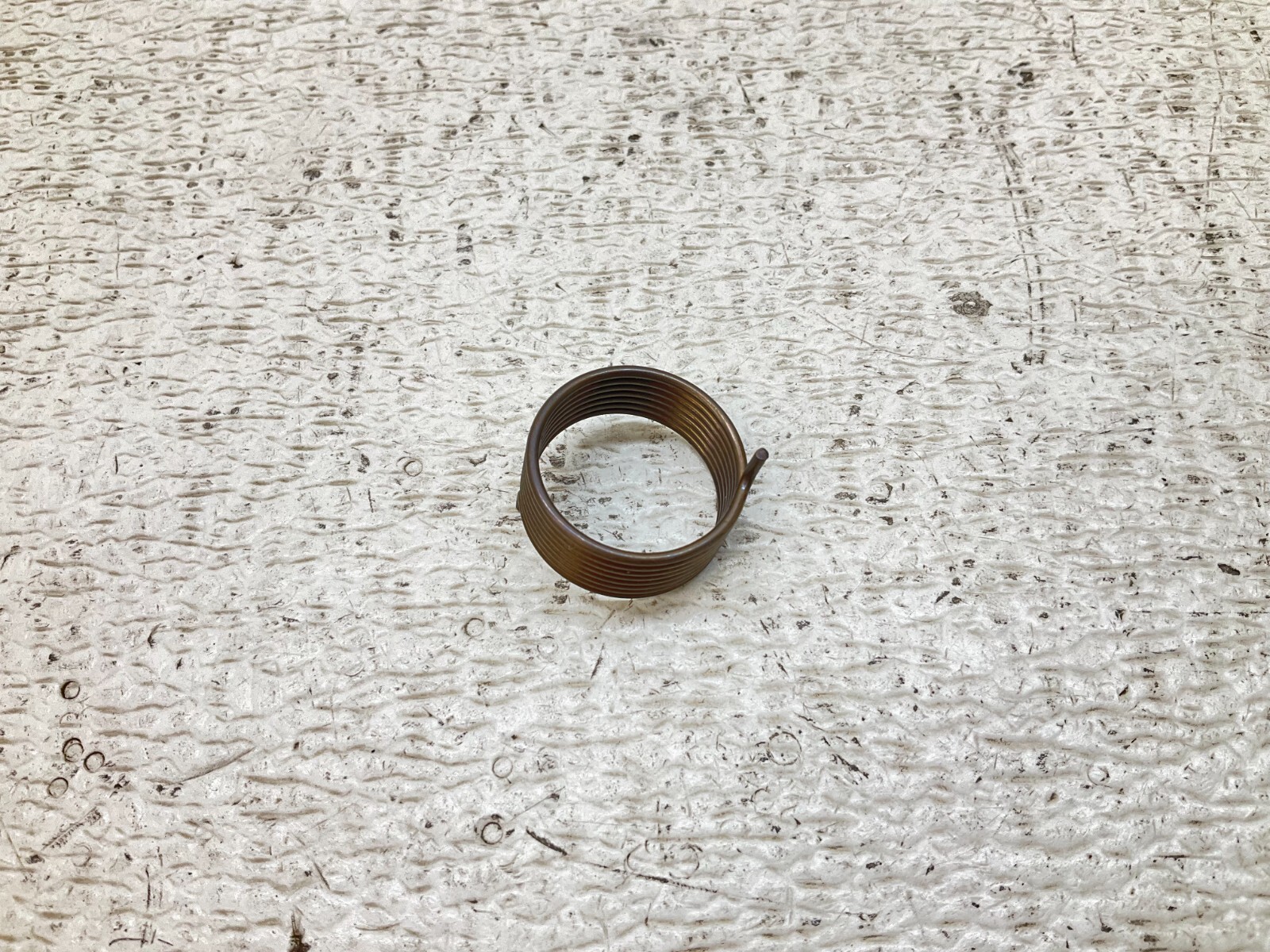 Daedong Kioti E5850-57922 Spring E585057922 New (TSC)