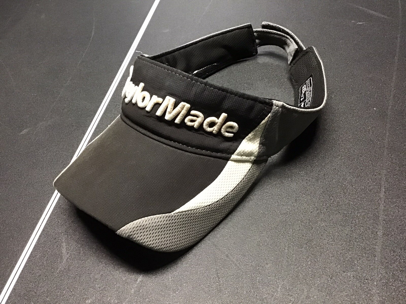 TaylorMade Golf Visor One Size Fits All Black/Gray