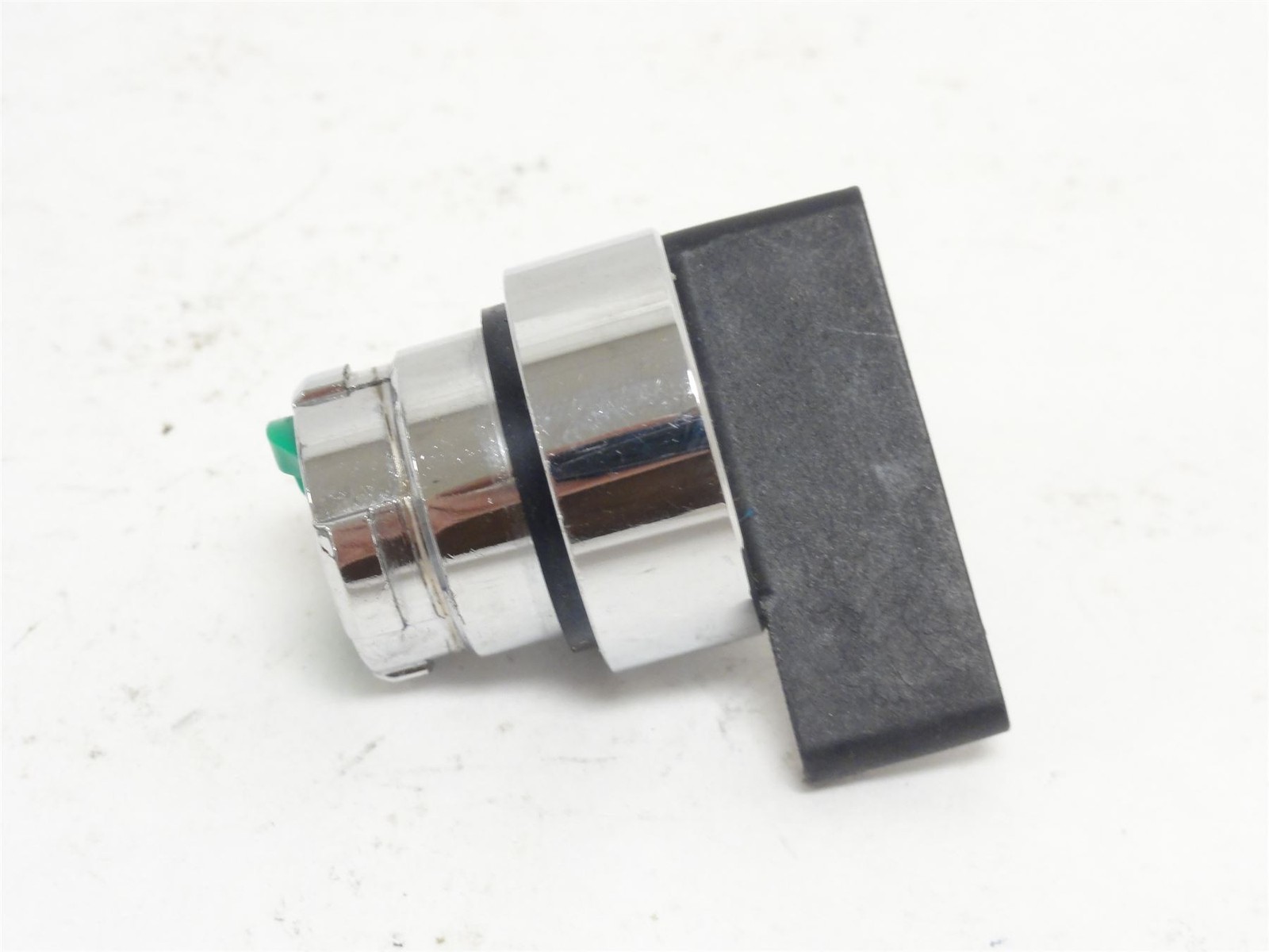 253993 New-No Box; Altech 2AS2E-4 Spring Return Switch; 3Pos; Non-Illuminated