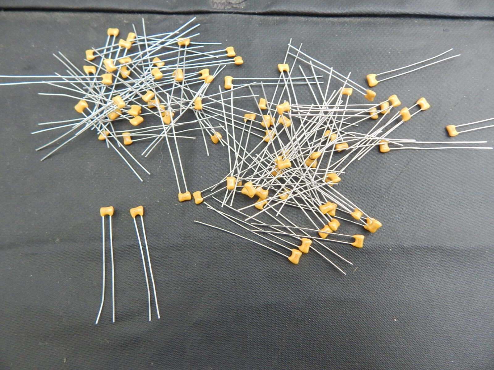 AVX CERAMIC CAPACITOR 0.1uF 100nF 50V X7R 10% Radial 2.54mm 125°C - LOT OF 100