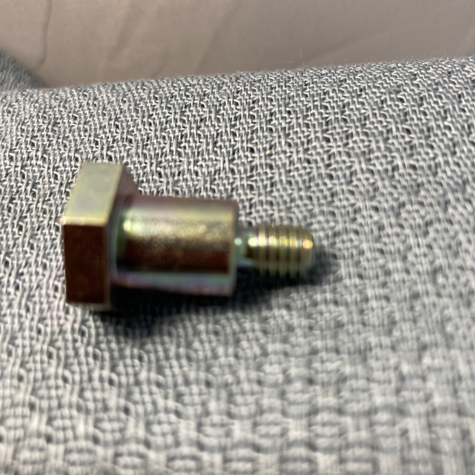 NEW ROBIN SUBARU 226-43103-01 PIVOT BOLT