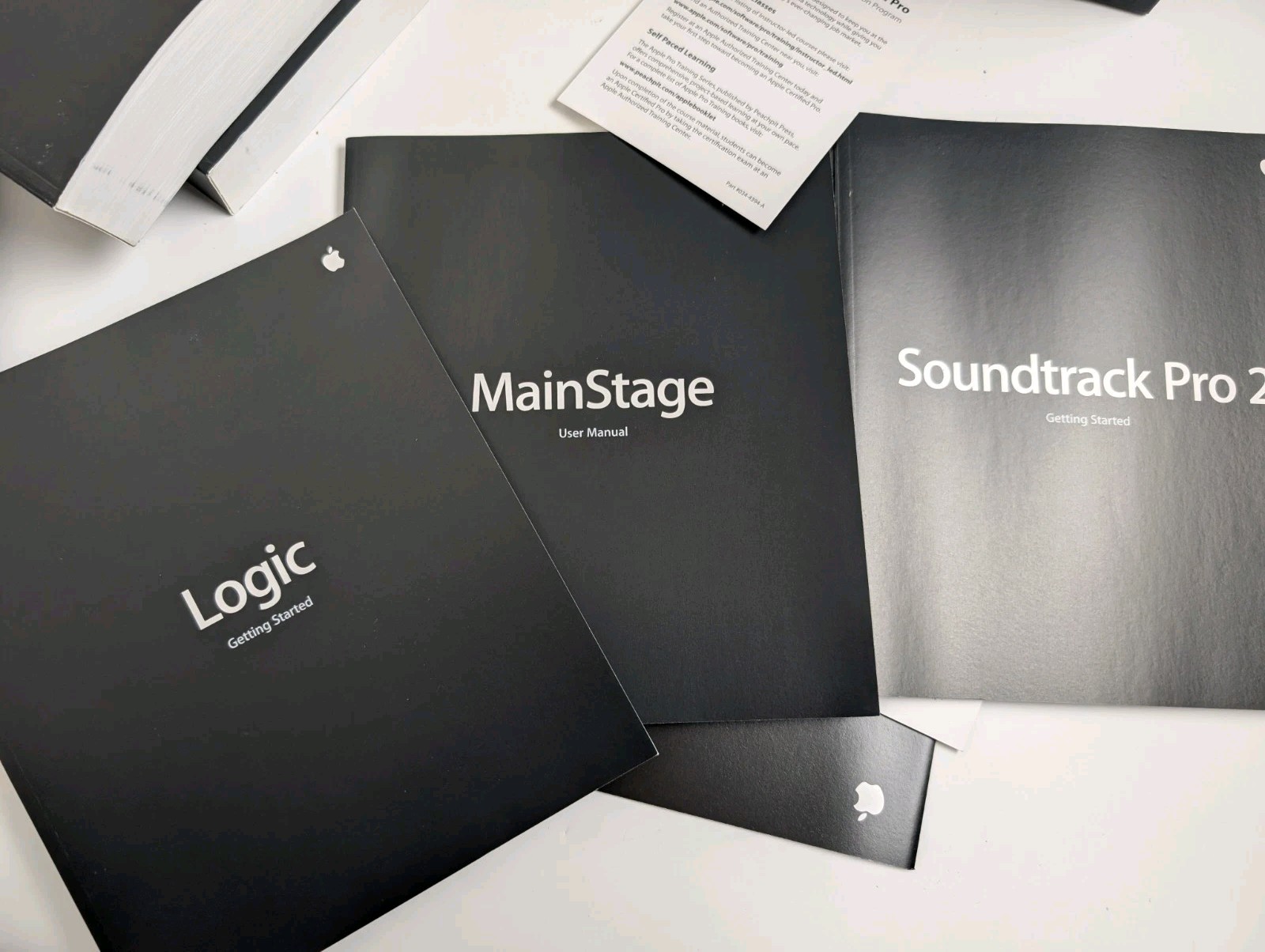 Apple Logic Studio Logic Pro 8 Box Set CDs Manuals Legacy Mac READ