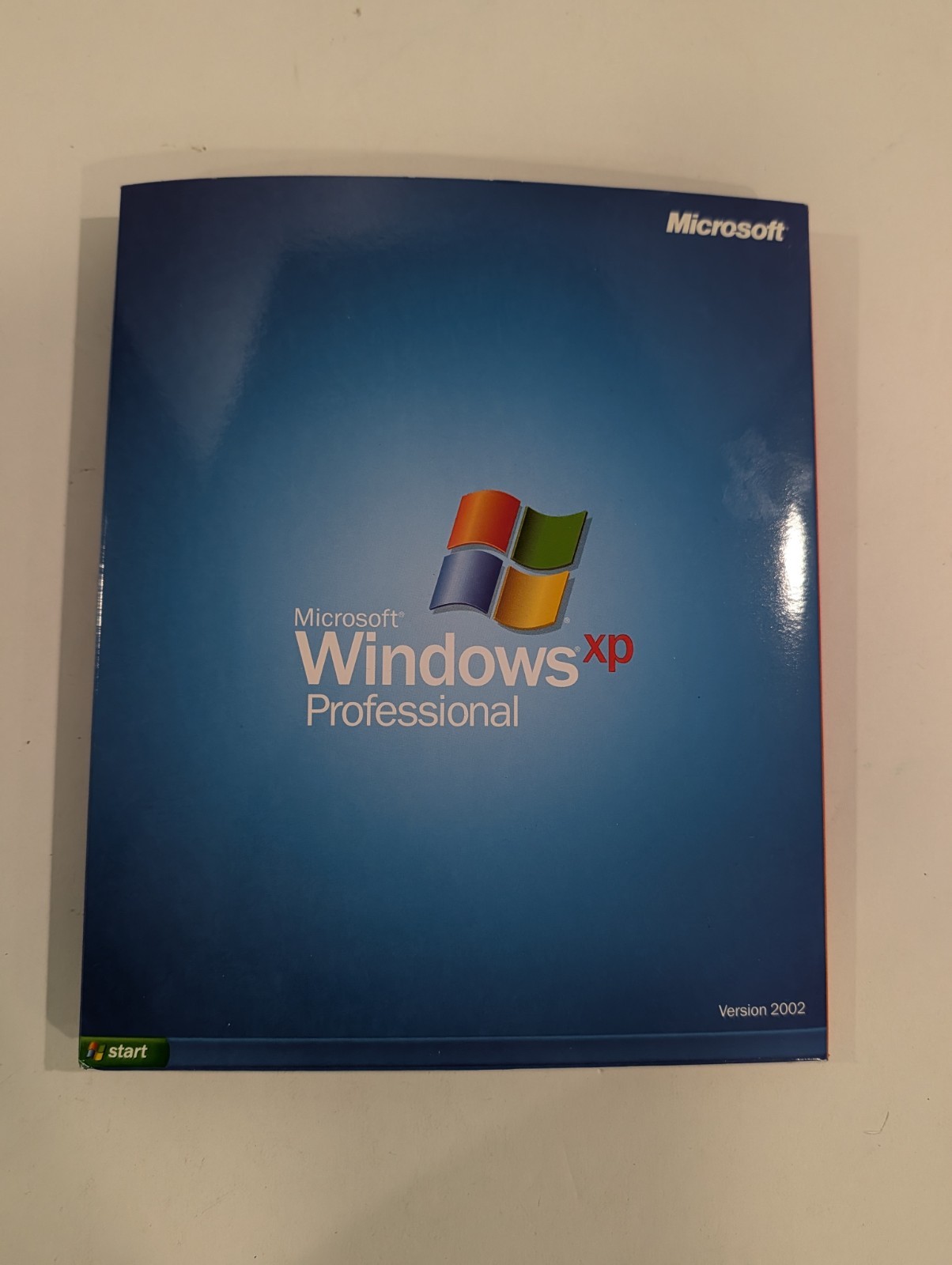 Microsoft Windows XP Professional Version 2002 Service Pack 2 Upgrade CD Big Box