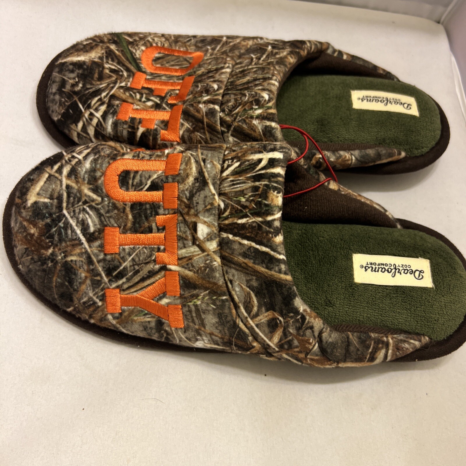 Dearfoam Camo Slippers Men Size 7/8 Memory Foam